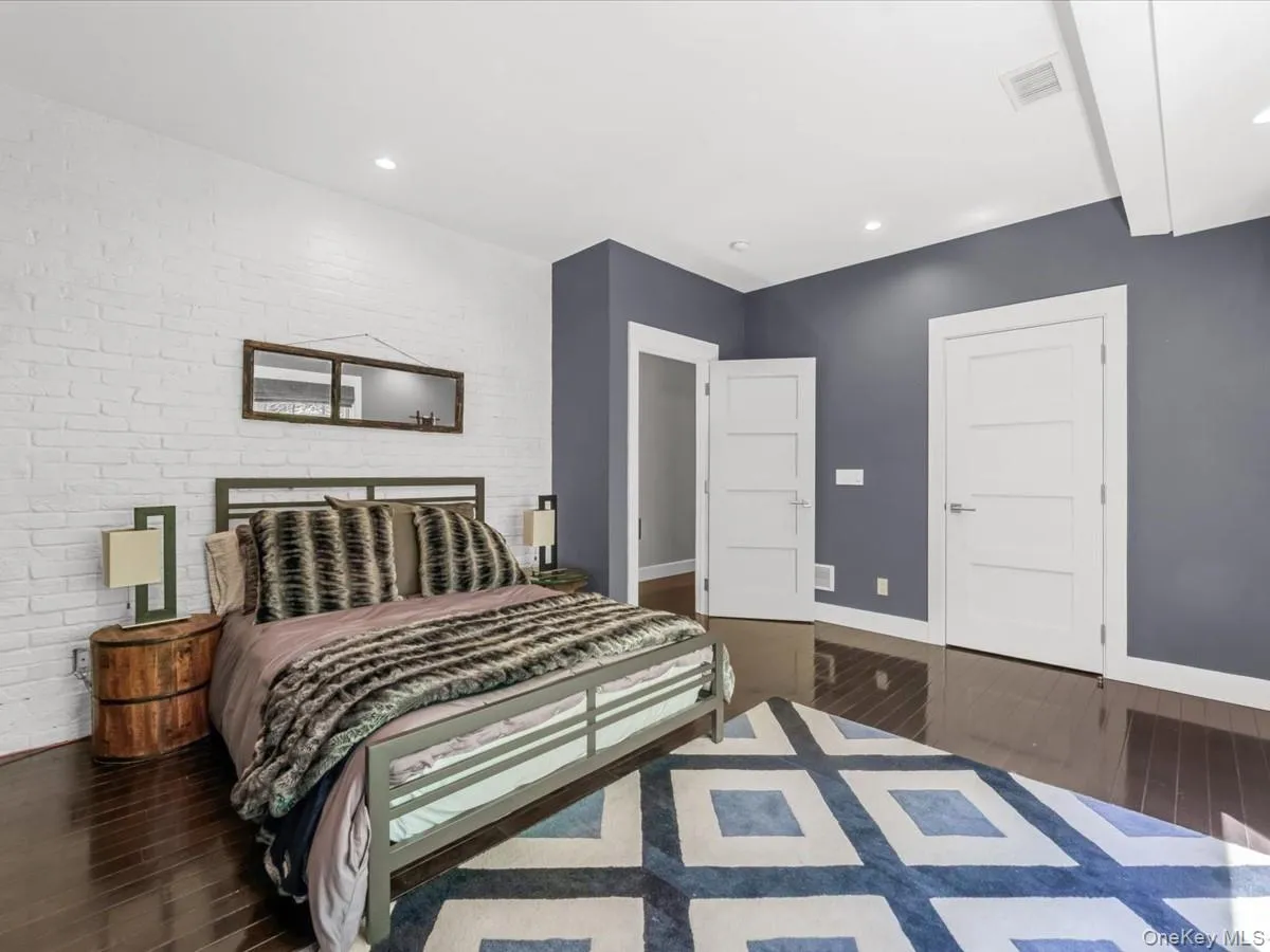 16 THE LOCH, North Hempstead, NY, 5 Bedrooms Bedrooms, 9 Rooms Rooms,4 BathroomsBathrooms,Residential,For Rent,THE LOCH,0,987517 16 THE LOCH, North Hempstead, NY, 5 Bedrooms Bedrooms, 9 Rooms Rooms,4 BathroomsBathrooms,Residential,For Rent,THE LOCH,0,987517