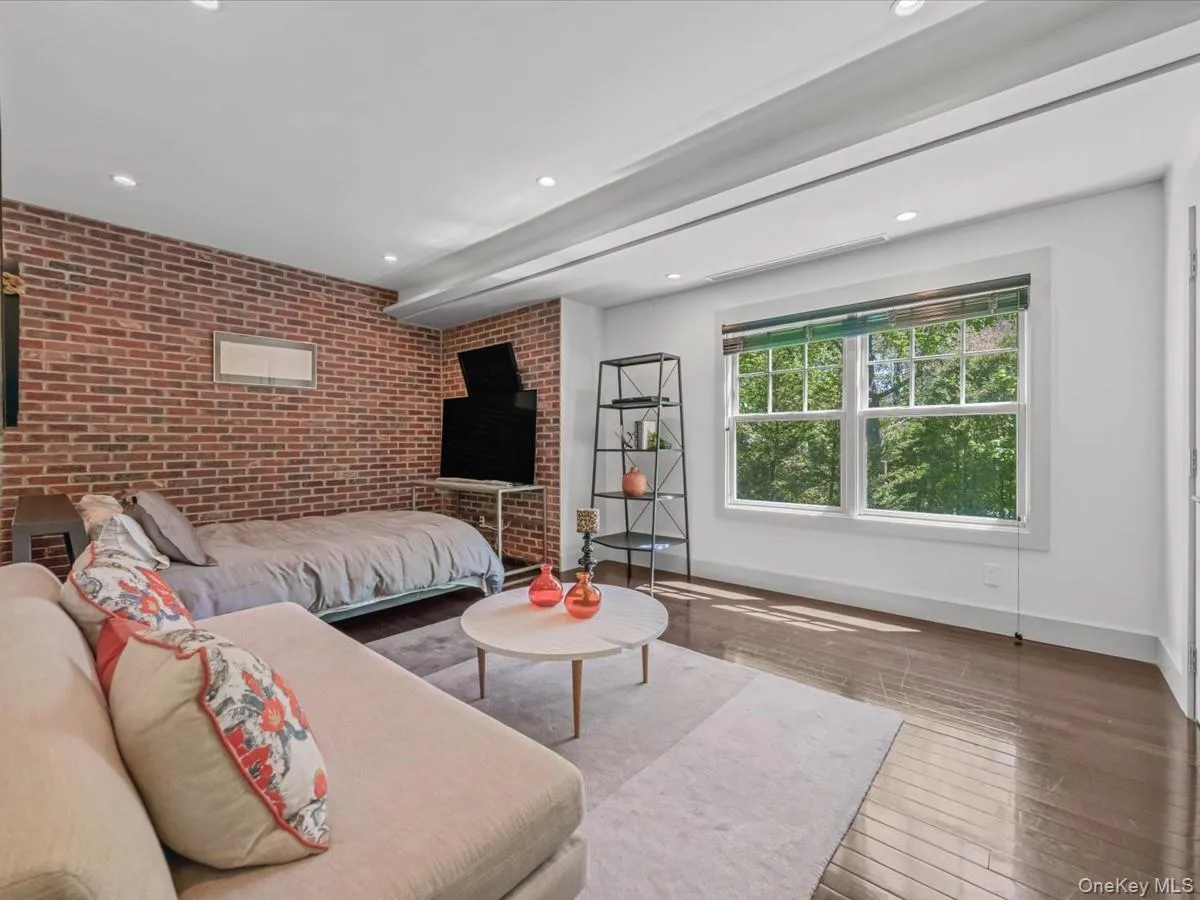 16 THE LOCH, North Hempstead, NY, 5 Bedrooms Bedrooms, 9 Rooms Rooms,4 BathroomsBathrooms,Residential,For Rent,THE LOCH,0,987517 16 THE LOCH, North Hempstead, NY, 5 Bedrooms Bedrooms, 9 Rooms Rooms,4 BathroomsBathrooms,Residential,For Rent,THE LOCH,0,987517
