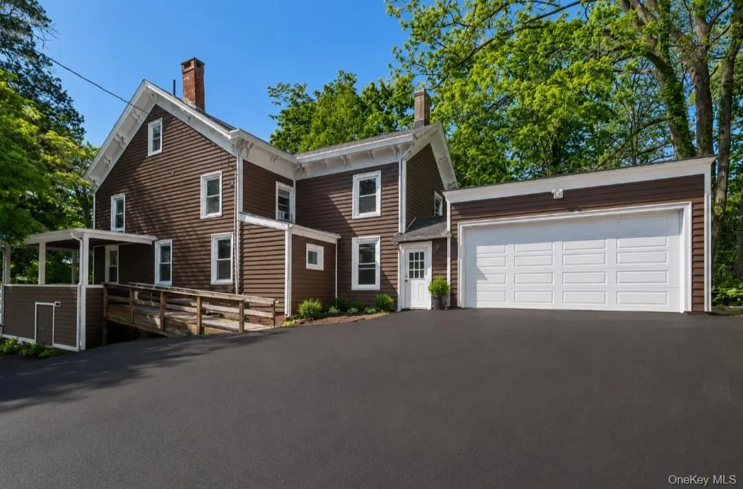 164 Greenwich Avenue, Goshen, NY, 4 Bedrooms Bedrooms, 10 Rooms Rooms,2 BathroomsBathrooms,Residential,For Rent,Greenwich,0,987528 164 Greenwich Avenue, Goshen, NY, 4 Bedrooms Bedrooms, 10 Rooms Rooms,2 BathroomsBathrooms,Residential,For Rent,Greenwich,0,987528