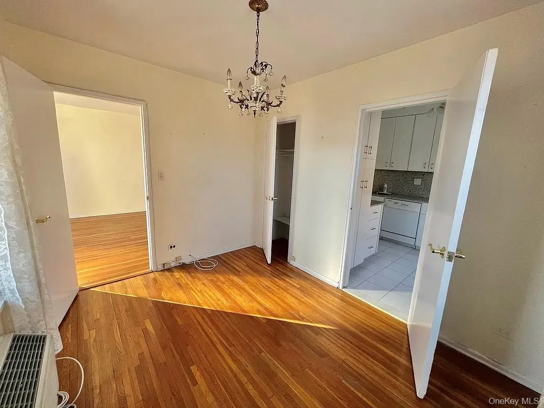 Second bedroom/Home Office Second bedroom/Home Office