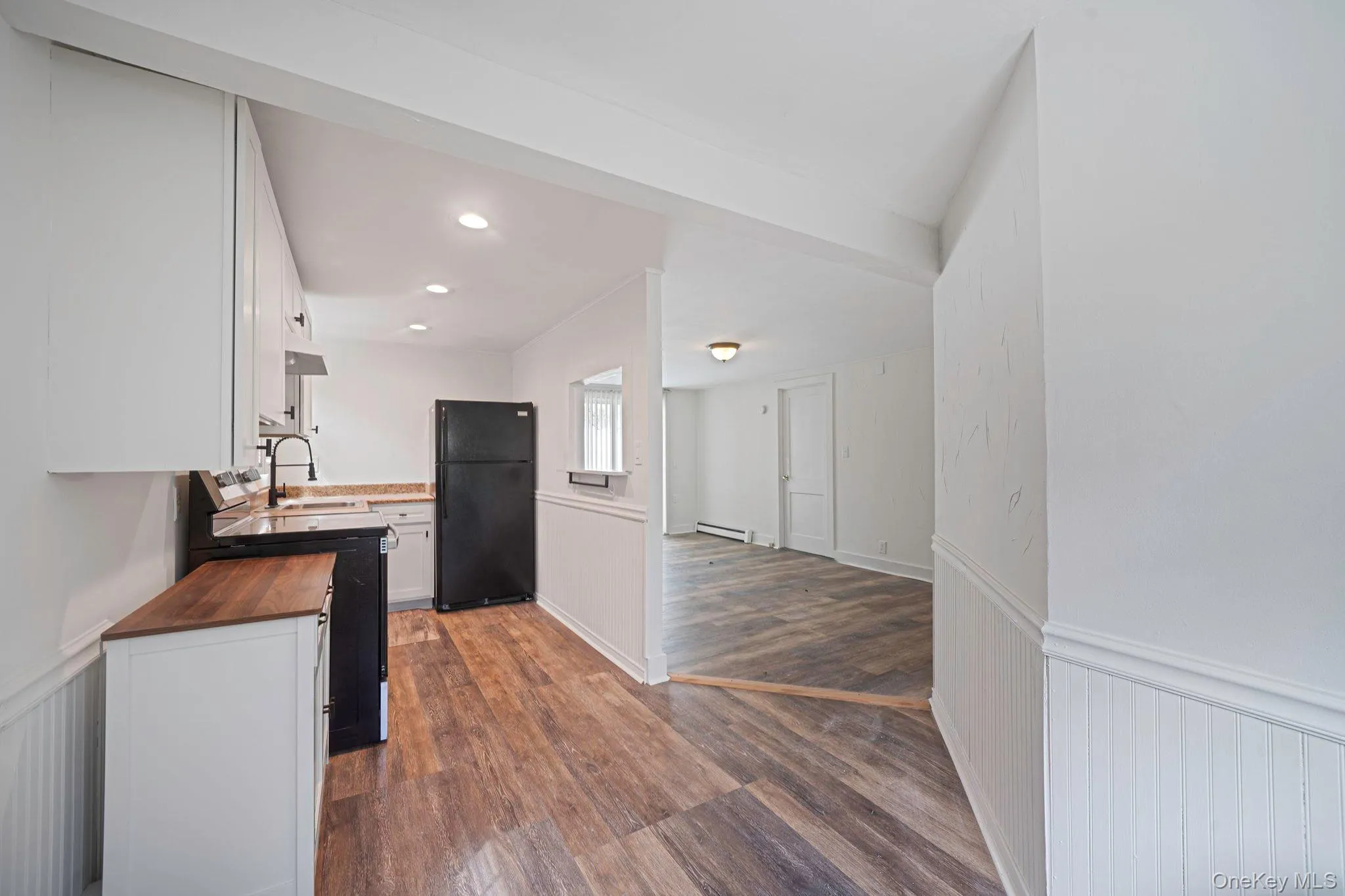 32 Dewey Street, Brookhaven, NY, 2 Bedrooms Bedrooms, 4 Rooms Rooms,1 BathroomBathrooms,Residential Lease,For Rent,Dewey,0,987546 32 Dewey Street, Brookhaven, NY, 2 Bedrooms Bedrooms, 4 Rooms Rooms,1 BathroomBathrooms,Residential Lease,For Rent,Dewey,0,987546