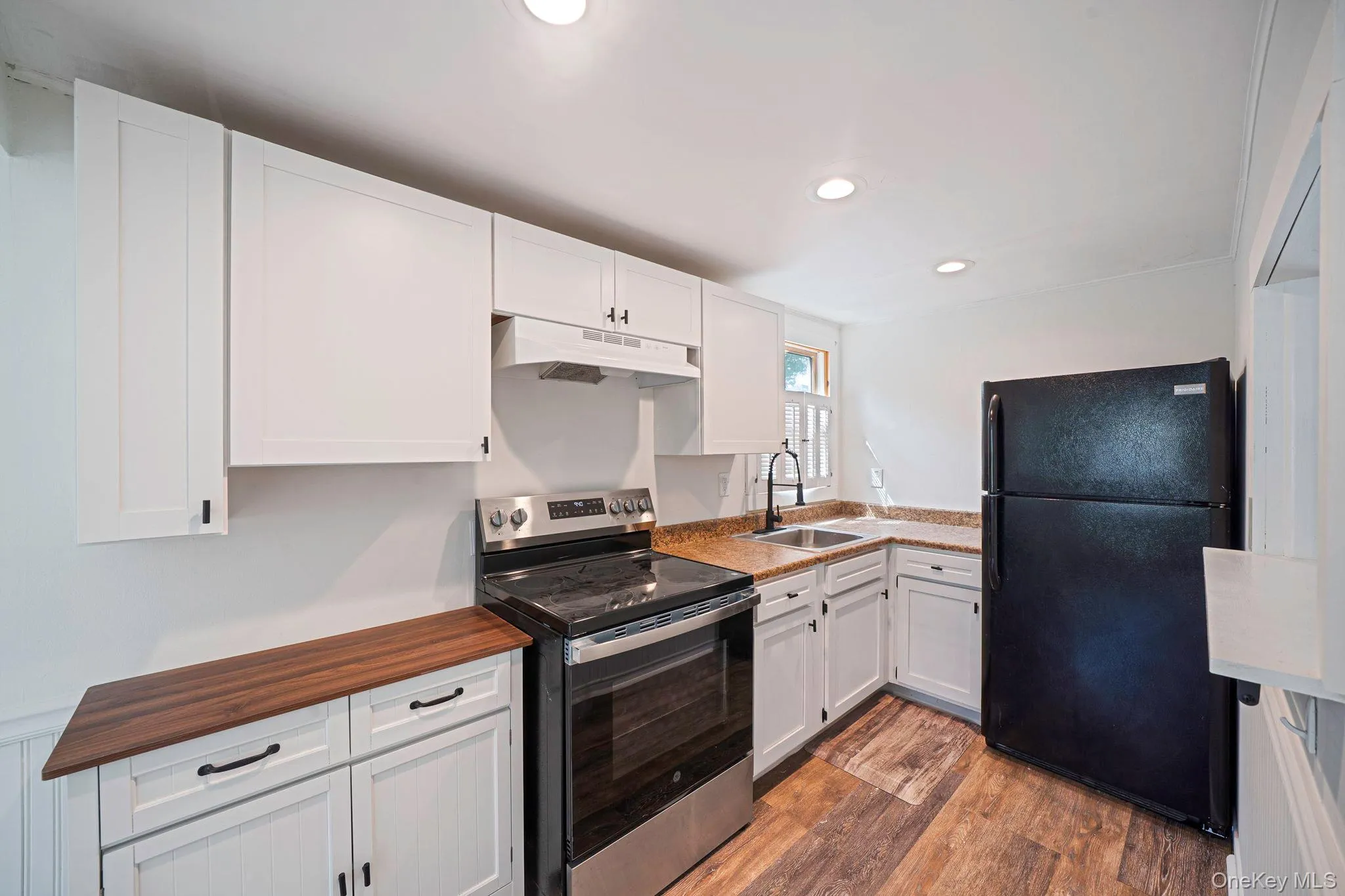 32 Dewey Street, Brookhaven, NY, 2 Bedrooms Bedrooms, 4 Rooms Rooms,1 BathroomBathrooms,Residential Lease,For Rent,Dewey,0,987546 32 Dewey Street, Brookhaven, NY, 2 Bedrooms Bedrooms, 4 Rooms Rooms,1 BathroomBathrooms,Residential Lease,For Rent,Dewey,0,987546