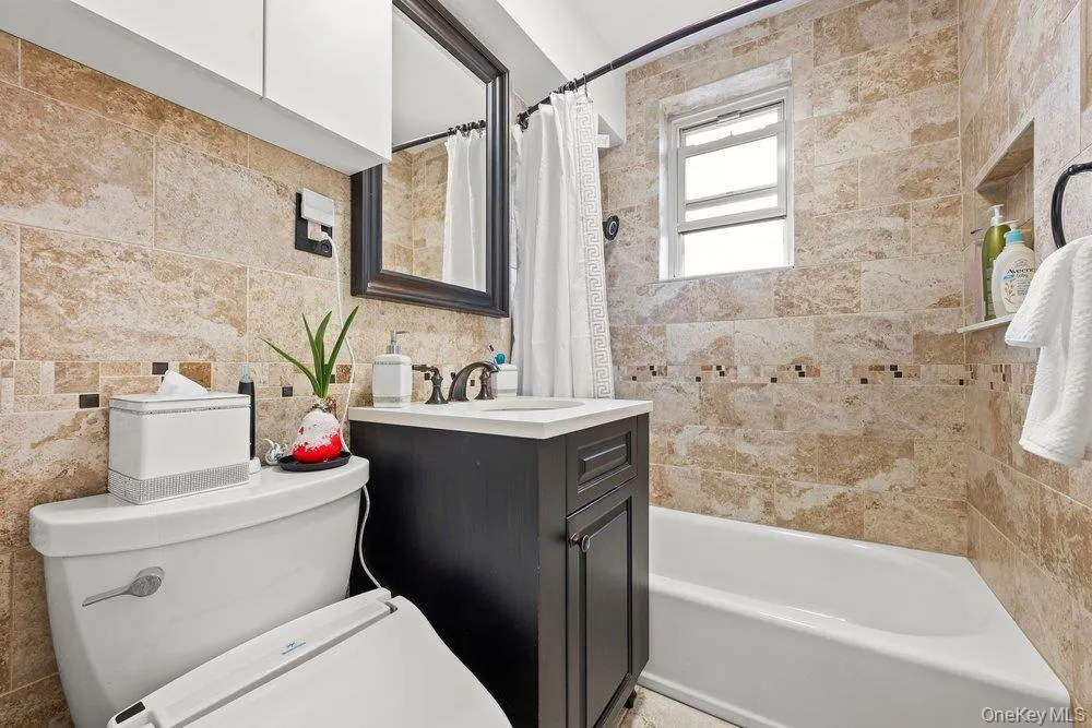 84-50 169th Street, New York, NY, 1 Bedroom Bedrooms, 5 Rooms Rooms,1 BathroomBathrooms,Residential,For Rent,169th Street,0,987550 84-50 169th Street, New York, NY, 1 Bedroom Bedrooms, 5 Rooms Rooms,1 BathroomBathrooms,Residential,For Rent,169th Street,0,987550