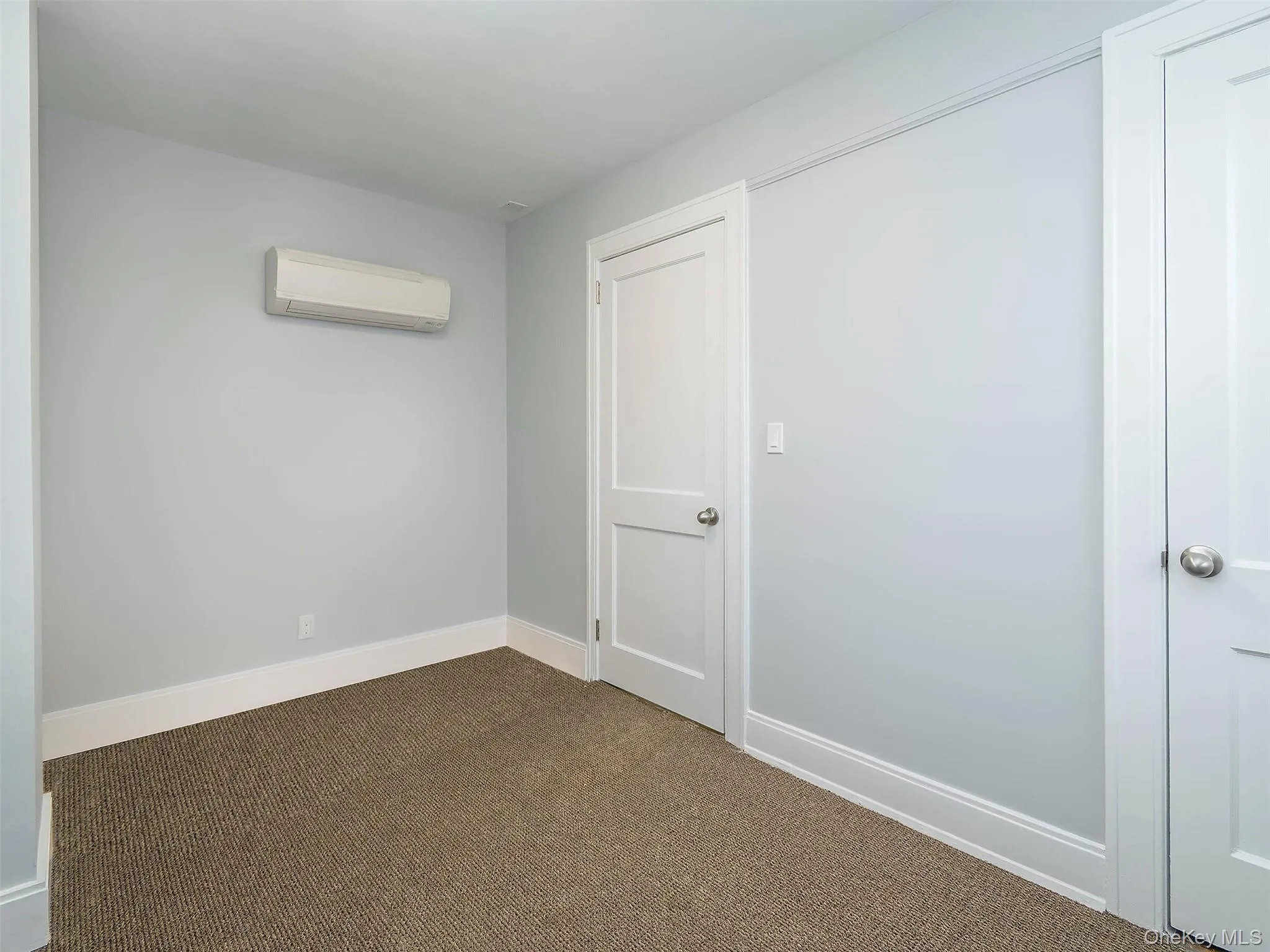 OFFICE #4:$392.00 per. mo.97.92 sq.ft7'73/4"x 12'9.75" OFFICE #4:$392.00 per. mo.97.92 sq.ft7'73/4"x 12'9.75"