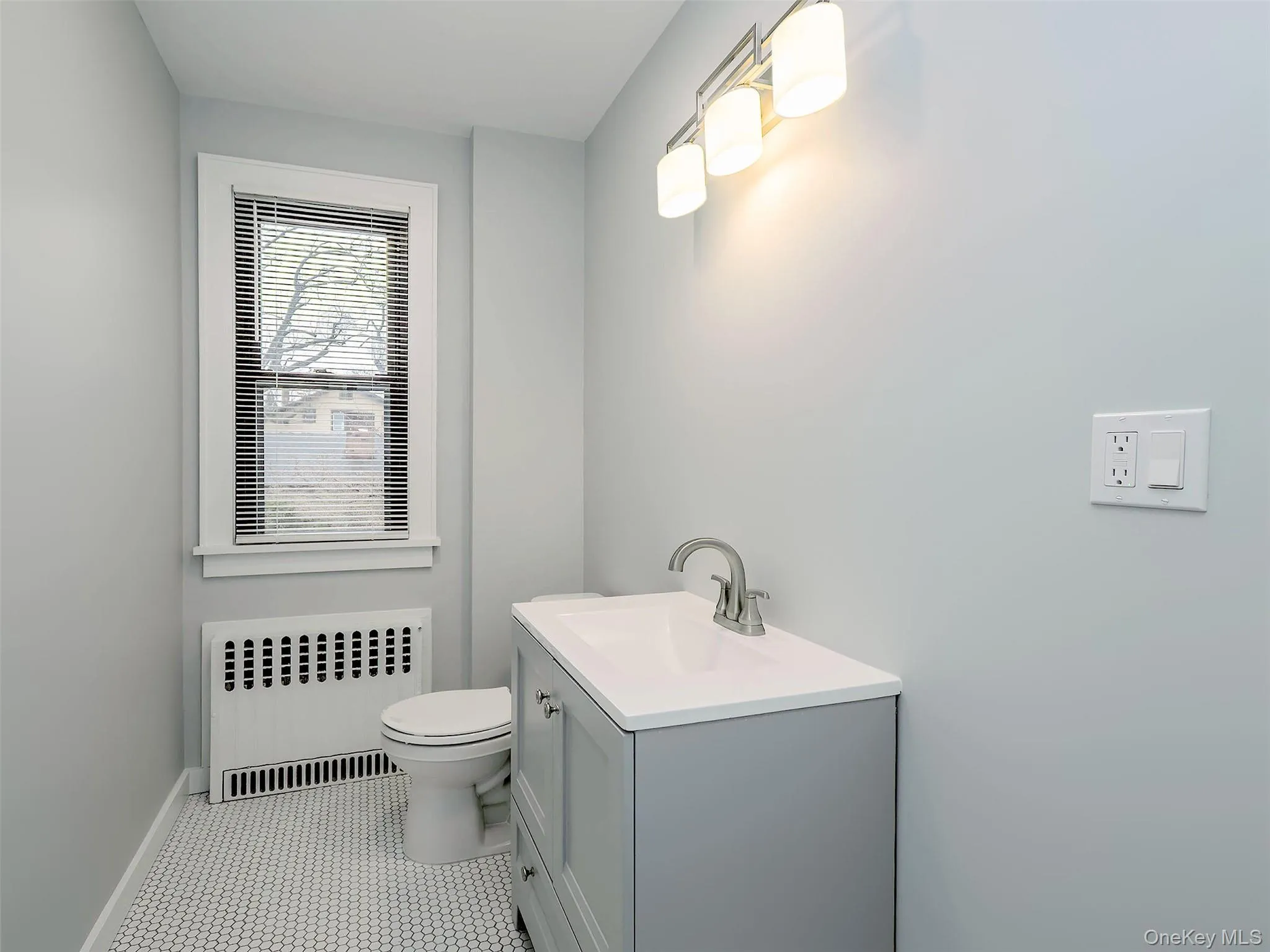 SHARED hallway bathroom SHARED hallway bathroom