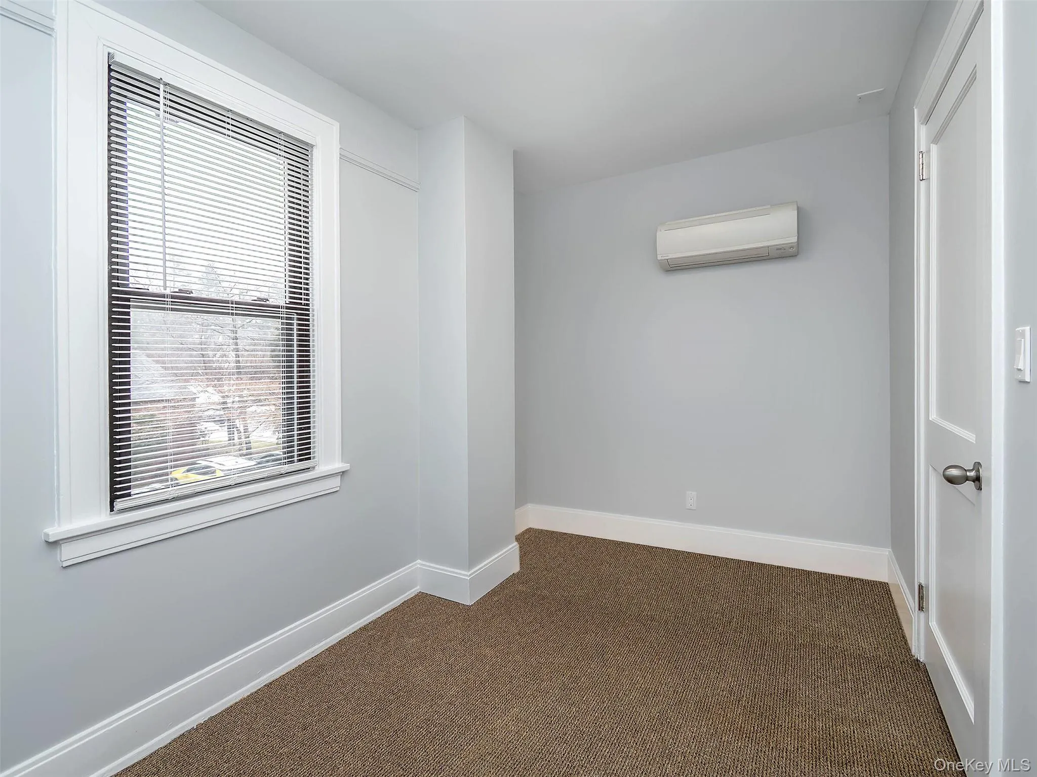 OFFICE #4:$392.00 per. mo.97.92 sq.ft7'73/4"x 12'9.75" OFFICE #4:$392.00 per. mo.97.92 sq.ft7'73/4"x 12'9.75"