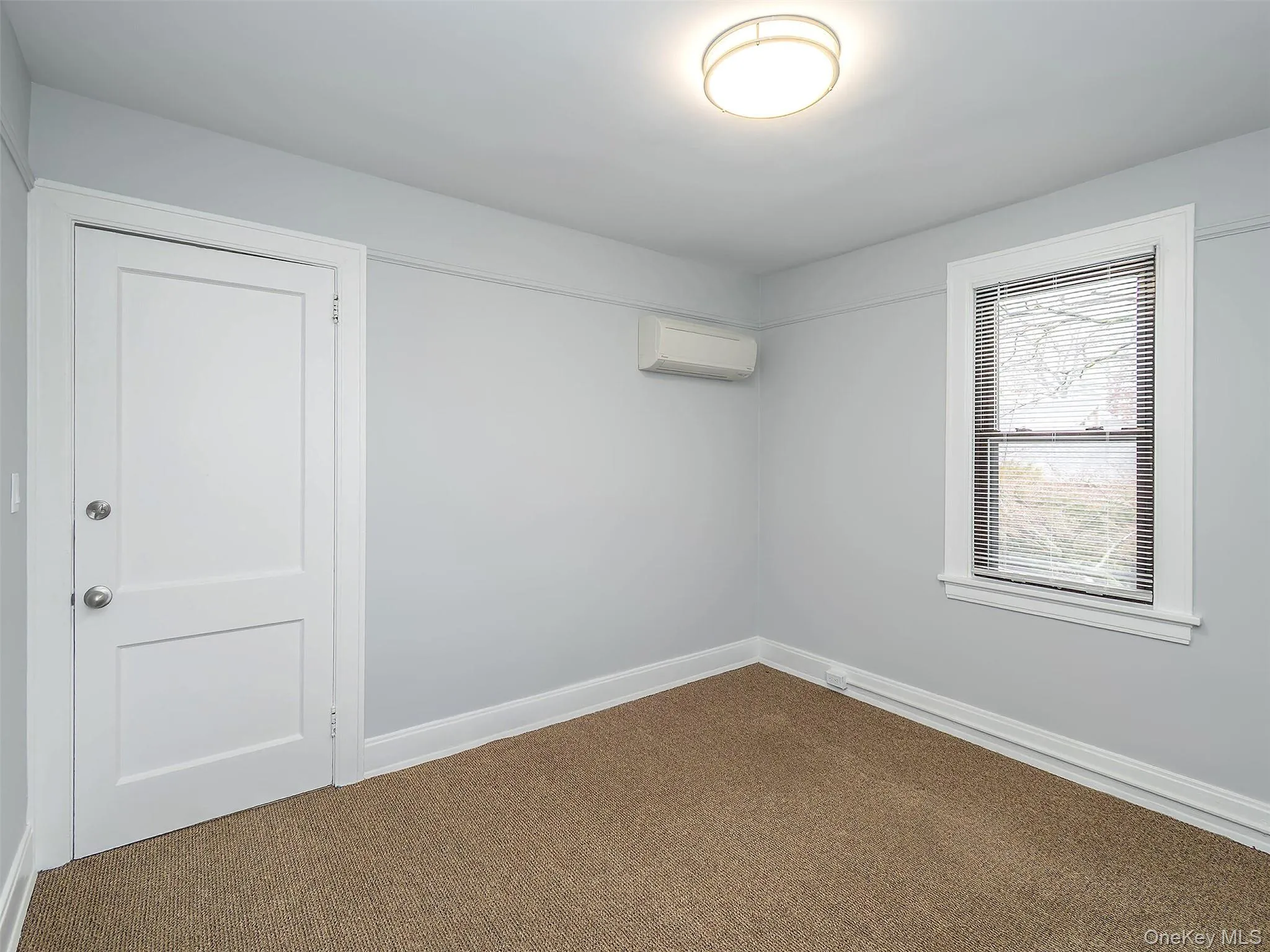 OFFICE #3:$524.00 per mo.131.10 sq.ft11'9.5" x 11'.25" OFFICE #3:$524.00 per mo.131.10 sq.ft11'9.5" x 11'.25"