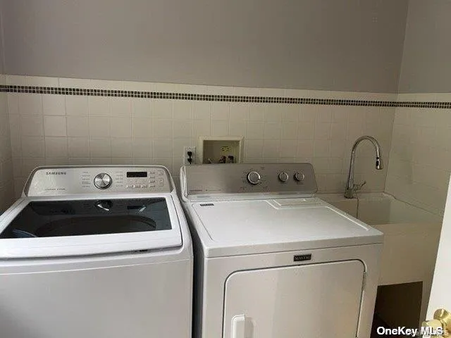 165 Circle Road, Oyster Bay, NY, 4 Bedrooms Bedrooms, 11 Rooms Rooms,4 BathroomsBathrooms,Residential Lease,For Rent,Circle,0,987564 165 Circle Road, Oyster Bay, NY, 4 Bedrooms Bedrooms, 11 Rooms Rooms,4 BathroomsBathrooms,Residential Lease,For Rent,Circle,0,987564