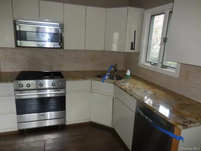 194 Phyllis Drive, Brookhaven, NY, 3 Bedrooms Bedrooms, 5 Rooms Rooms,1 BathroomBathrooms,Residential,For Rent,Phyllis,0,987572 194 Phyllis Drive, Brookhaven, NY, 3 Bedrooms Bedrooms, 5 Rooms Rooms,1 BathroomBathrooms,Residential,For Rent,Phyllis,0,987572