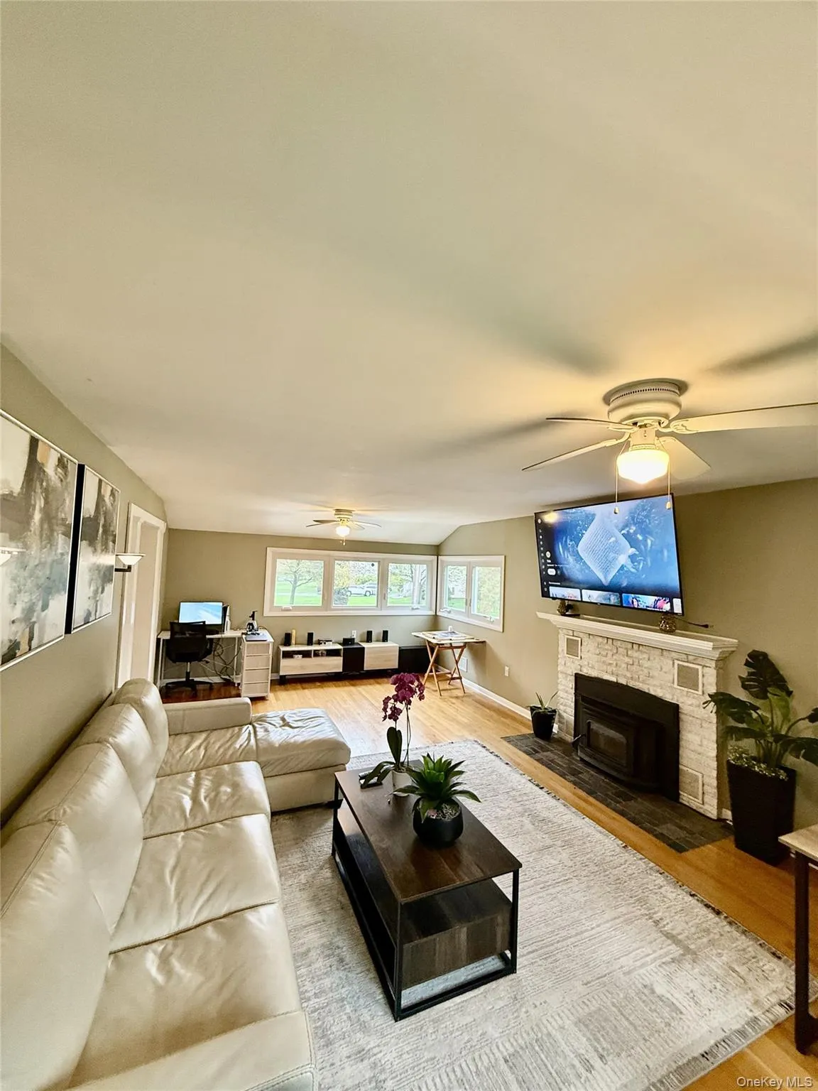 31 Oakland Avenue, Woodbury, NY, 3 Bedrooms Bedrooms, 9 Rooms Rooms,1 BathroomBathrooms,Residential Lease,For Rent,Oakland,0,987578 31 Oakland Avenue, Woodbury, NY, 3 Bedrooms Bedrooms, 9 Rooms Rooms,1 BathroomBathrooms,Residential Lease,For Rent,Oakland,0,987578