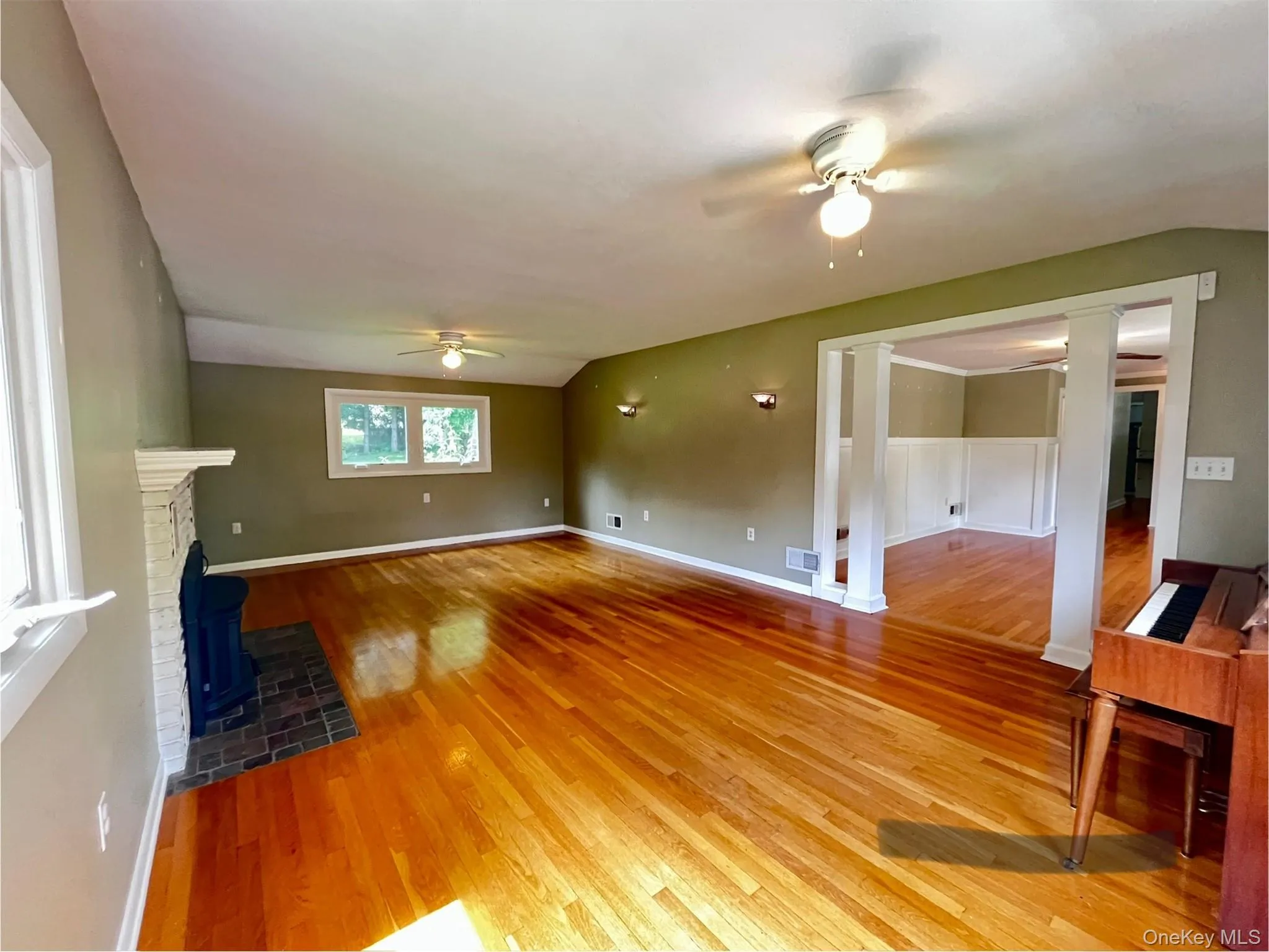Empty living room Empty living room