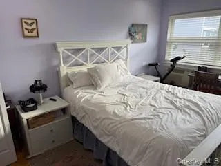 Guest bedroom queen Guest bedroom queen