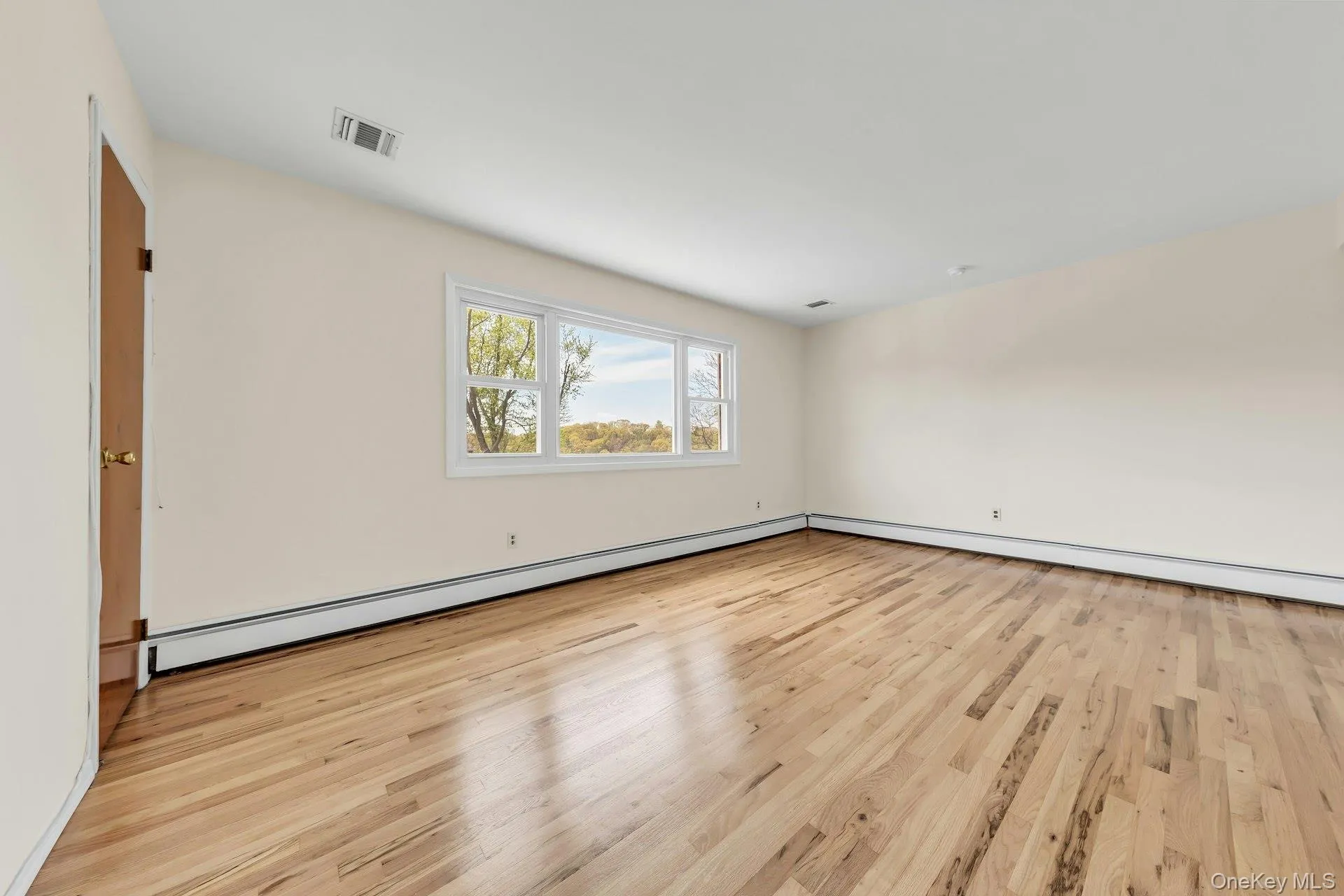 29 Butler Street, Glen Cove, NY, 3 Bedrooms Bedrooms, 5 Rooms Rooms,1 BathroomBathrooms,Residential Lease,For Rent,Butler,0,987602 29 Butler Street, Glen Cove, NY, 3 Bedrooms Bedrooms, 5 Rooms Rooms,1 BathroomBathrooms,Residential Lease,For Rent,Butler,0,987602
