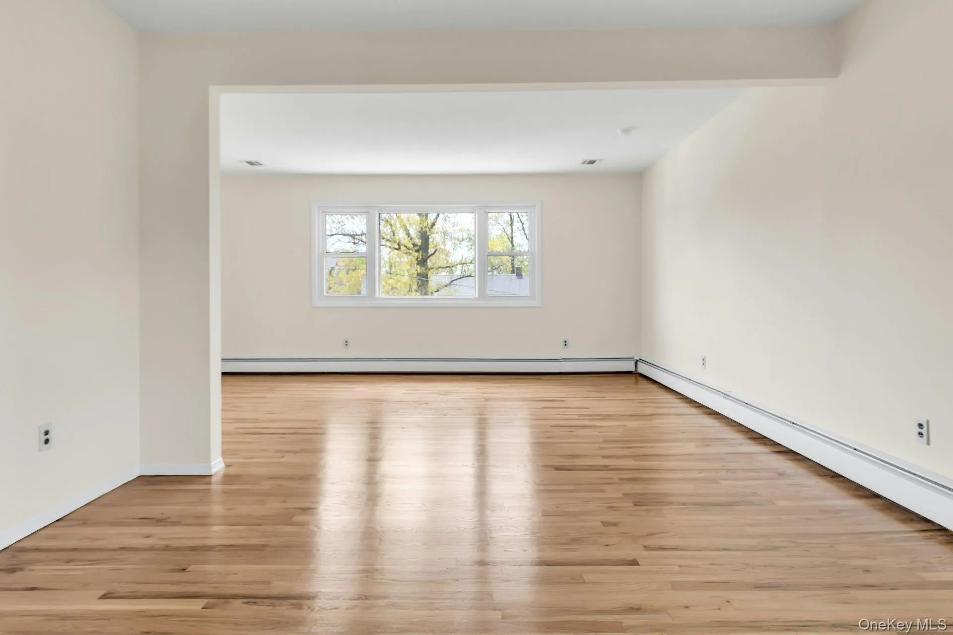 29 Butler Street, Glen Cove, NY, 3 Bedrooms Bedrooms, 5 Rooms Rooms,1 BathroomBathrooms,Residential Lease,For Rent,Butler,0,987602 29 Butler Street, Glen Cove, NY, 3 Bedrooms Bedrooms, 5 Rooms Rooms,1 BathroomBathrooms,Residential Lease,For Rent,Butler,0,987602