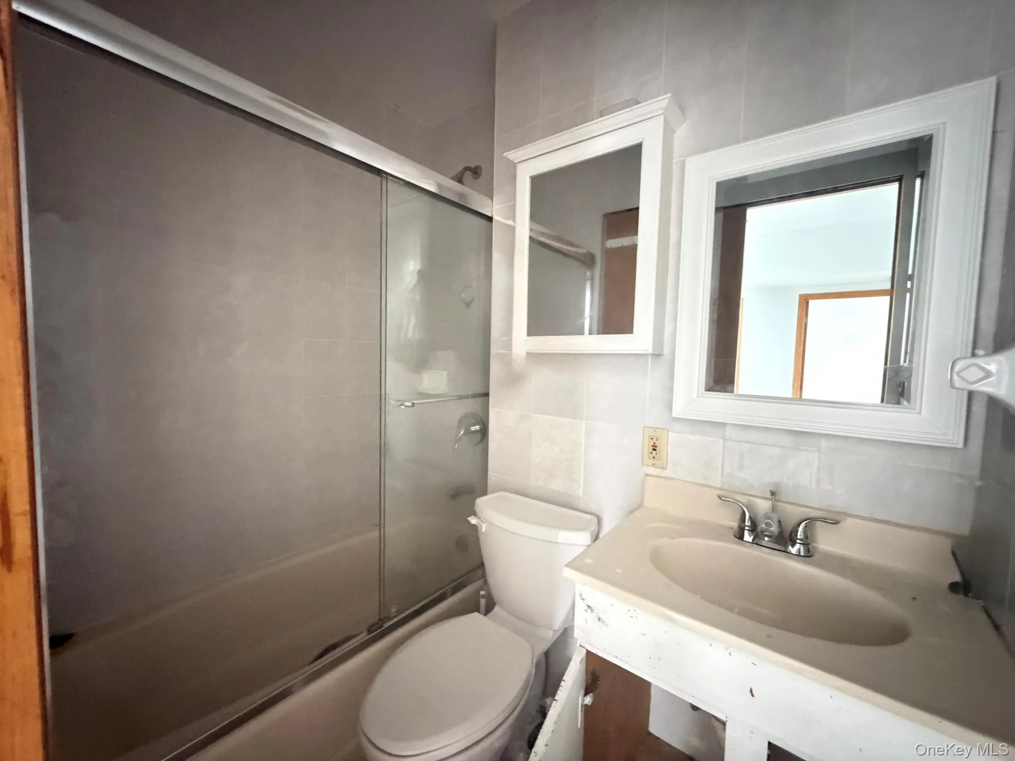 49-04 69th Street, New York, NY, 4 Bedrooms Bedrooms, 12 Rooms Rooms,2 BathroomsBathrooms,Residential,For Rent,69th,0,987609 49-04 69th Street, New York, NY, 4 Bedrooms Bedrooms, 12 Rooms Rooms,2 BathroomsBathrooms,Residential,For Rent,69th,0,987609