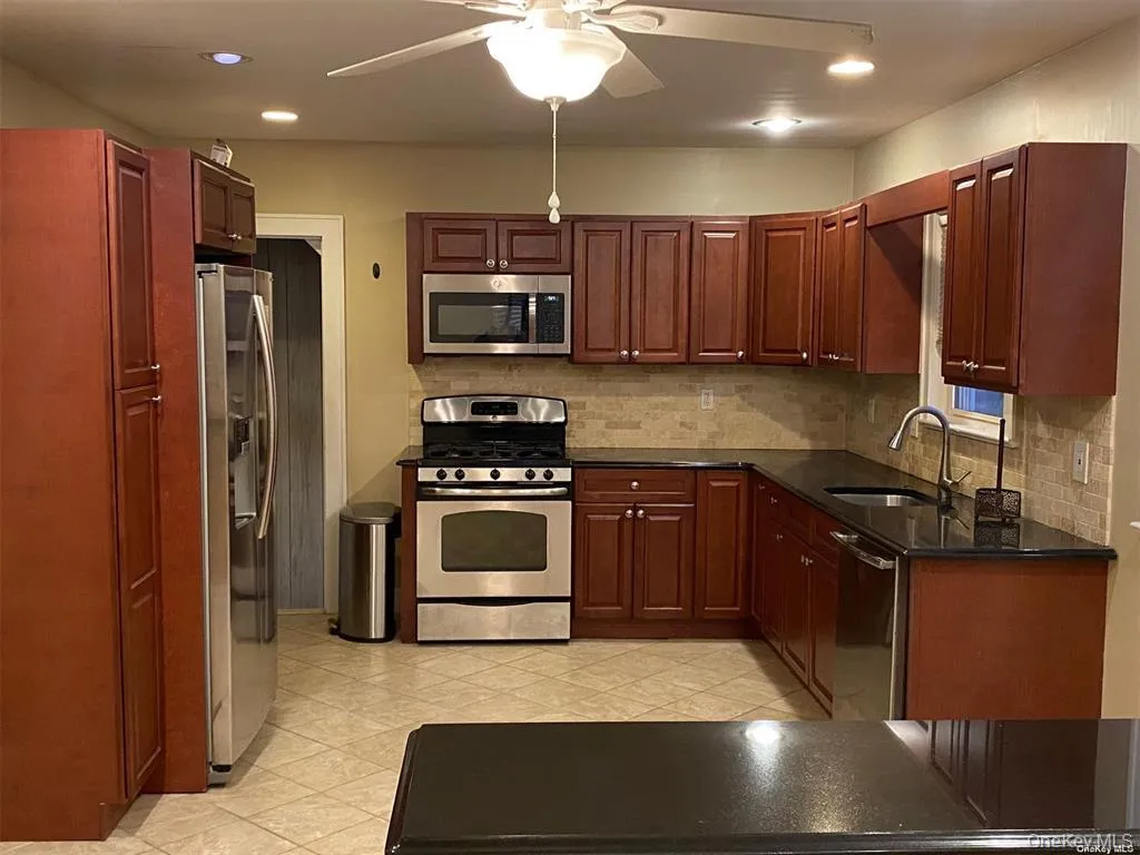 5 Crab Avenue, Hempstead, NY, 2 Bedrooms Bedrooms, 5 Rooms Rooms,1 BathroomBathrooms,Residential Lease,For Rent,Crab,0,987618 5 Crab Avenue, Hempstead, NY, 2 Bedrooms Bedrooms, 5 Rooms Rooms,1 BathroomBathrooms,Residential Lease,For Rent,Crab,0,987618