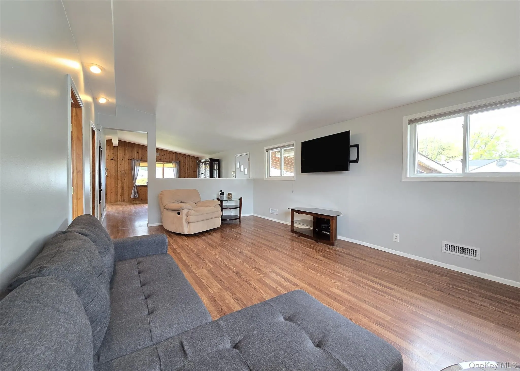 27 Peter Road, Brookhaven, NY, 3 Bedrooms Bedrooms, 5 Rooms Rooms,3 BathroomsBathrooms,Residential,For Rent,Peter,0,KEY987630 27 Peter Road, Brookhaven, NY, 3 Bedrooms Bedrooms, 5 Rooms Rooms,3 BathroomsBathrooms,Residential,For Rent,Peter,0,KEY987630