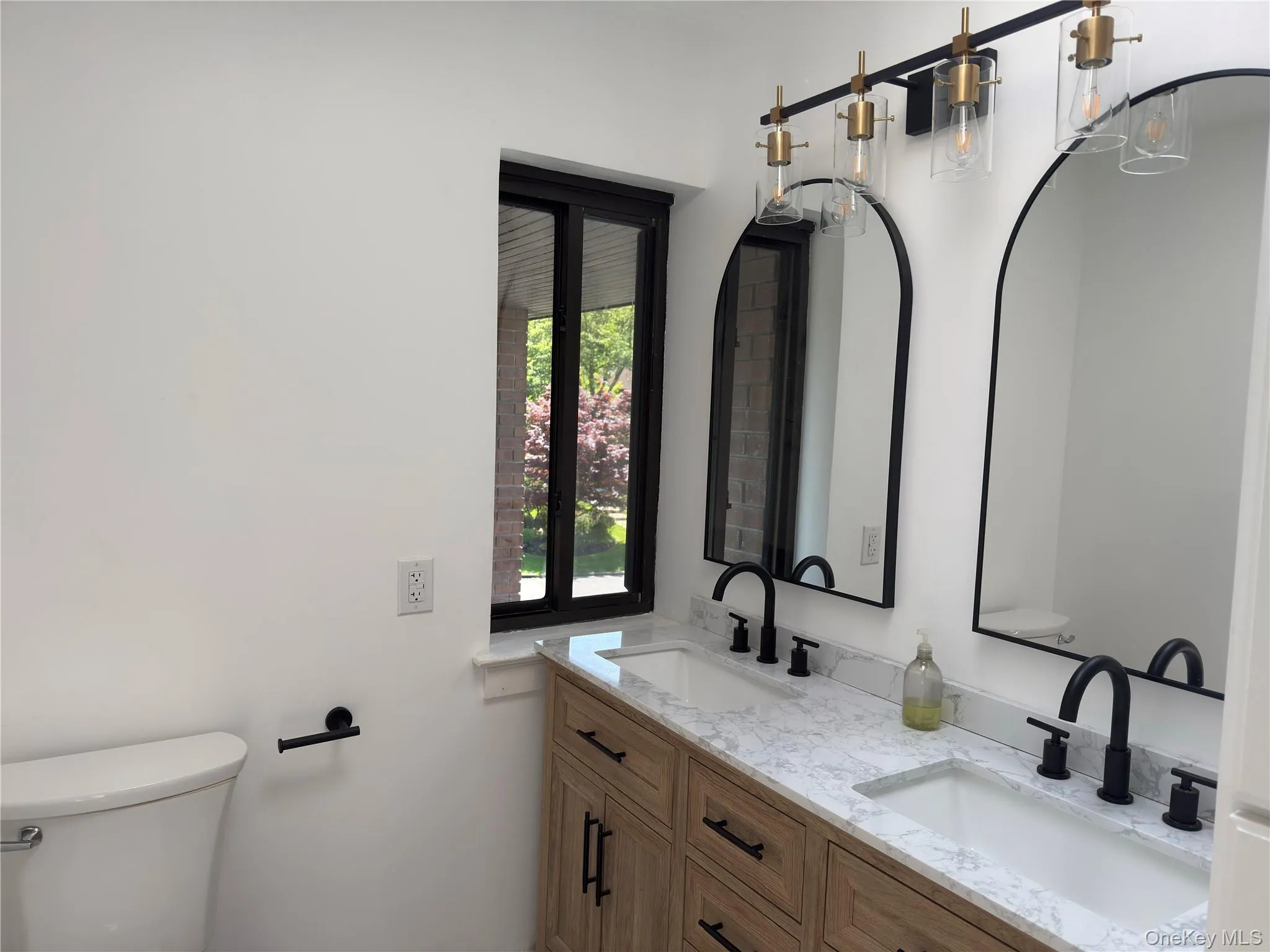 15 Oldfield Road, North Hempstead, NY, 3 Bedrooms Bedrooms, 7 Rooms Rooms,2 BathroomsBathrooms,Residential Lease,For Rent,Oldfield,0,987639 15 Oldfield Road, North Hempstead, NY, 3 Bedrooms Bedrooms, 7 Rooms Rooms,2 BathroomsBathrooms,Residential Lease,For Rent,Oldfield,0,987639