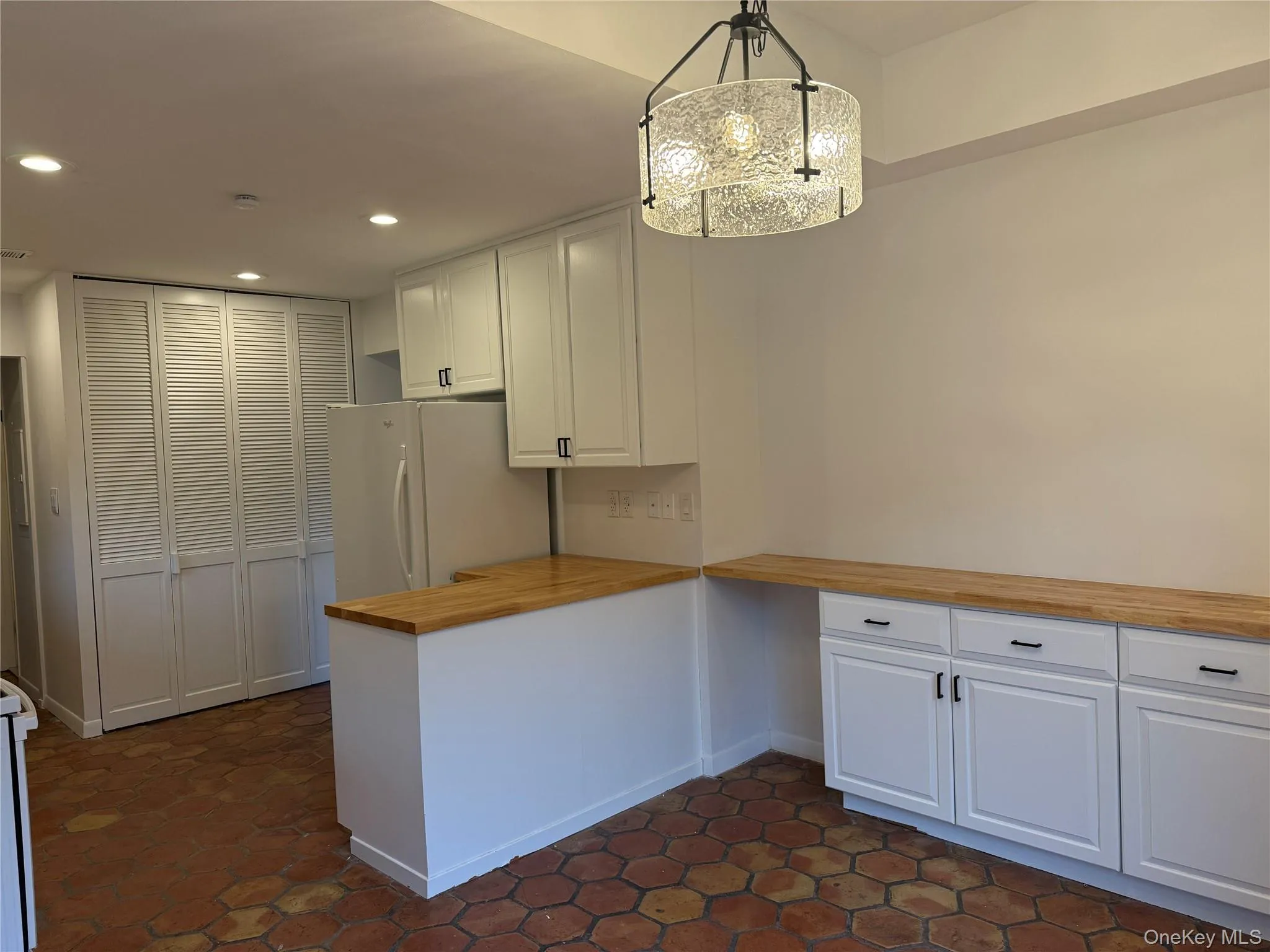 15 Oldfield Road, North Hempstead, NY, 3 Bedrooms Bedrooms, 7 Rooms Rooms,2 BathroomsBathrooms,Residential Lease,For Rent,Oldfield,0,987639 15 Oldfield Road, North Hempstead, NY, 3 Bedrooms Bedrooms, 7 Rooms Rooms,2 BathroomsBathrooms,Residential Lease,For Rent,Oldfield,0,987639