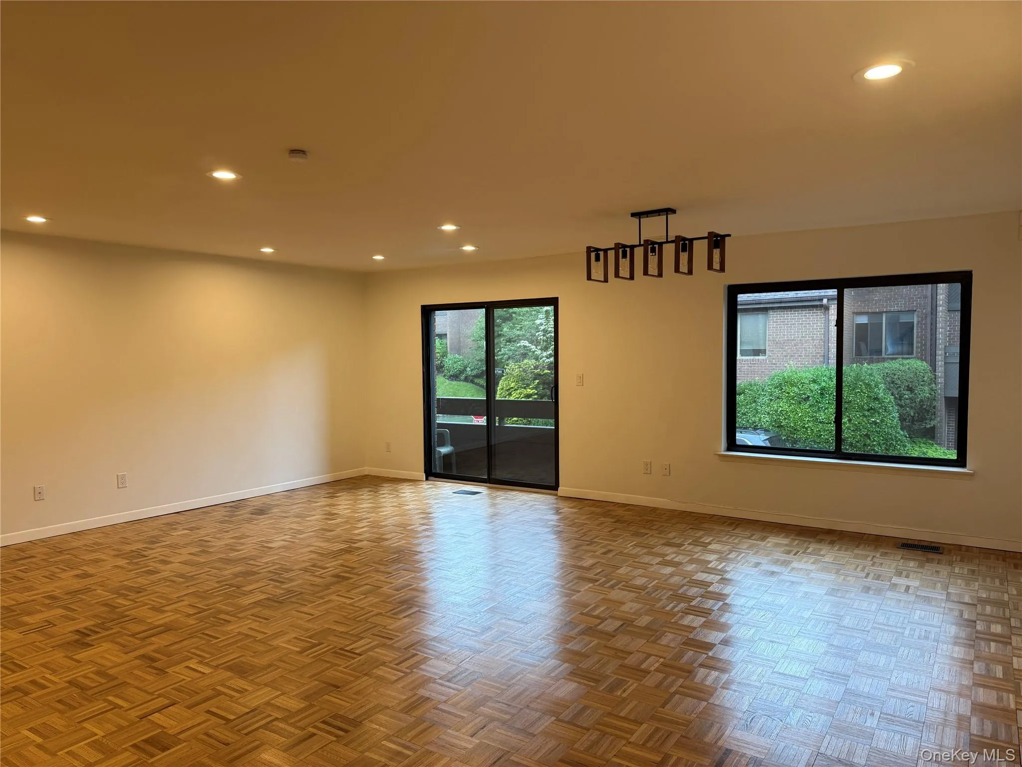 15 Oldfield Road, North Hempstead, NY, 3 Bedrooms Bedrooms, 7 Rooms Rooms,2 BathroomsBathrooms,Residential Lease,For Rent,Oldfield,0,987639 15 Oldfield Road, North Hempstead, NY, 3 Bedrooms Bedrooms, 7 Rooms Rooms,2 BathroomsBathrooms,Residential Lease,For Rent,Oldfield,0,987639