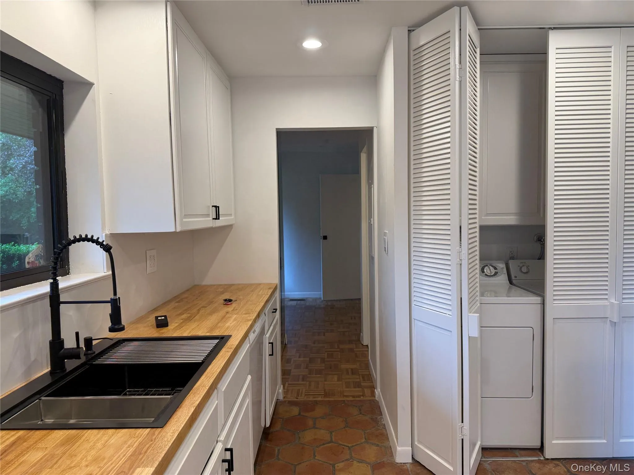 15 Oldfield Road, North Hempstead, NY, 3 Bedrooms Bedrooms, 7 Rooms Rooms,2 BathroomsBathrooms,Residential Lease,For Rent,Oldfield,0,987639 15 Oldfield Road, North Hempstead, NY, 3 Bedrooms Bedrooms, 7 Rooms Rooms,2 BathroomsBathrooms,Residential Lease,For Rent,Oldfield,0,987639