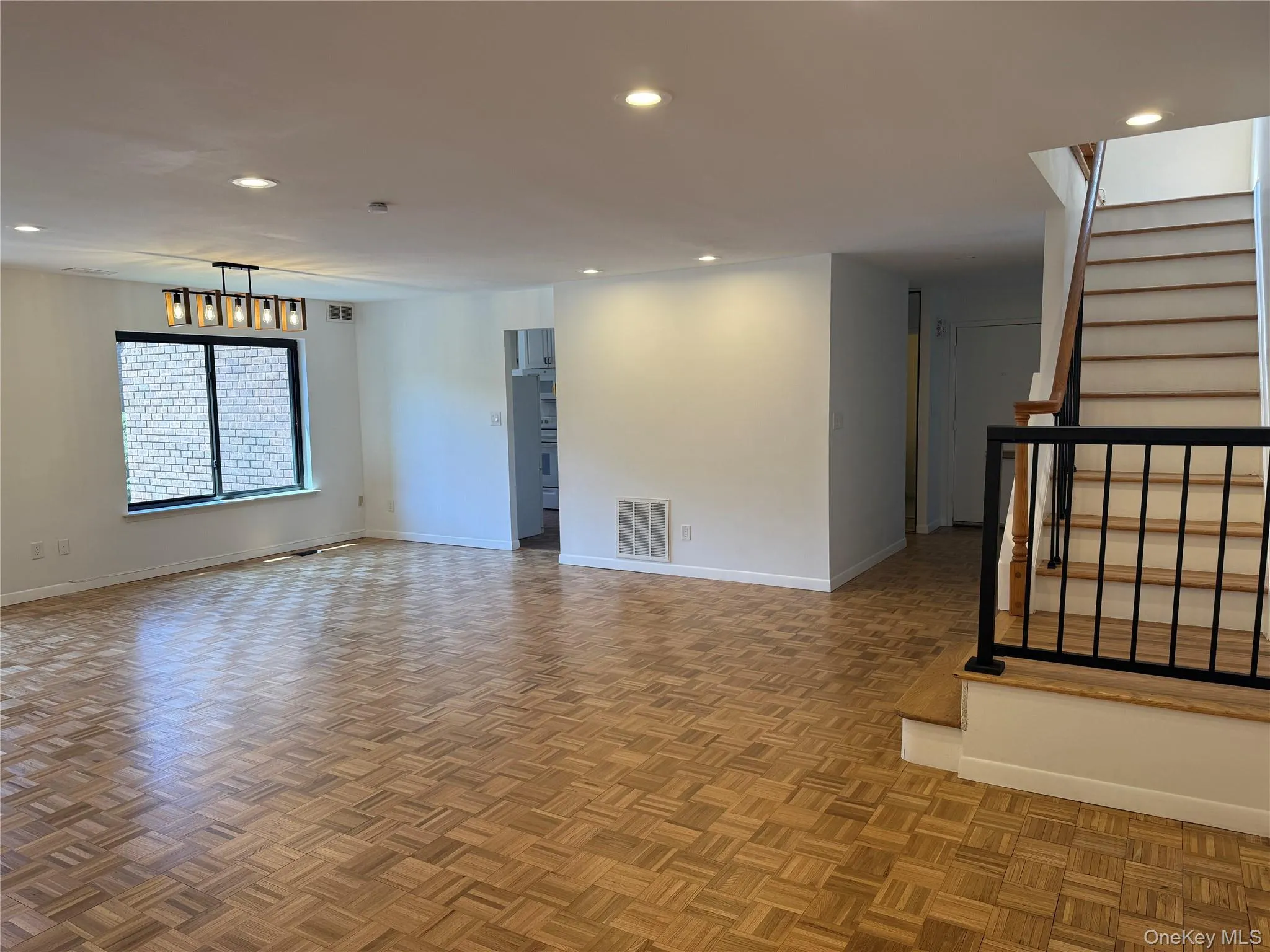 15 Oldfield Road, North Hempstead, NY, 3 Bedrooms Bedrooms, 7 Rooms Rooms,2 BathroomsBathrooms,Residential Lease,For Rent,Oldfield,0,987639 15 Oldfield Road, North Hempstead, NY, 3 Bedrooms Bedrooms, 7 Rooms Rooms,2 BathroomsBathrooms,Residential Lease,For Rent,Oldfield,0,987639