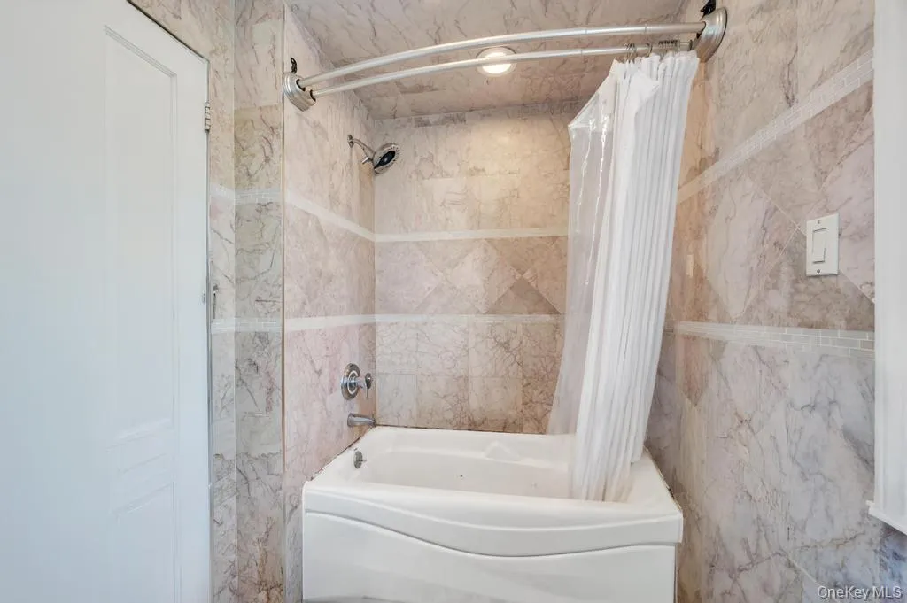 278 Waverly Avenue, Hempstead, NY, 4 Bedrooms Bedrooms, 10 Rooms Rooms,4 BathroomsBathrooms,Residential,For Rent,Waverly,0,987641 278 Waverly Avenue, Hempstead, NY, 4 Bedrooms Bedrooms, 10 Rooms Rooms,4 BathroomsBathrooms,Residential,For Rent,Waverly,0,987641
