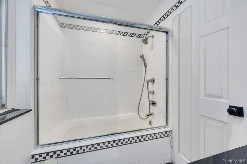 278 Waverly Avenue, Hempstead, NY, 4 Bedrooms Bedrooms, 10 Rooms Rooms,4 BathroomsBathrooms,Residential,For Rent,Waverly,0,987641 278 Waverly Avenue, Hempstead, NY, 4 Bedrooms Bedrooms, 10 Rooms Rooms,4 BathroomsBathrooms,Residential,For Rent,Waverly,0,987641