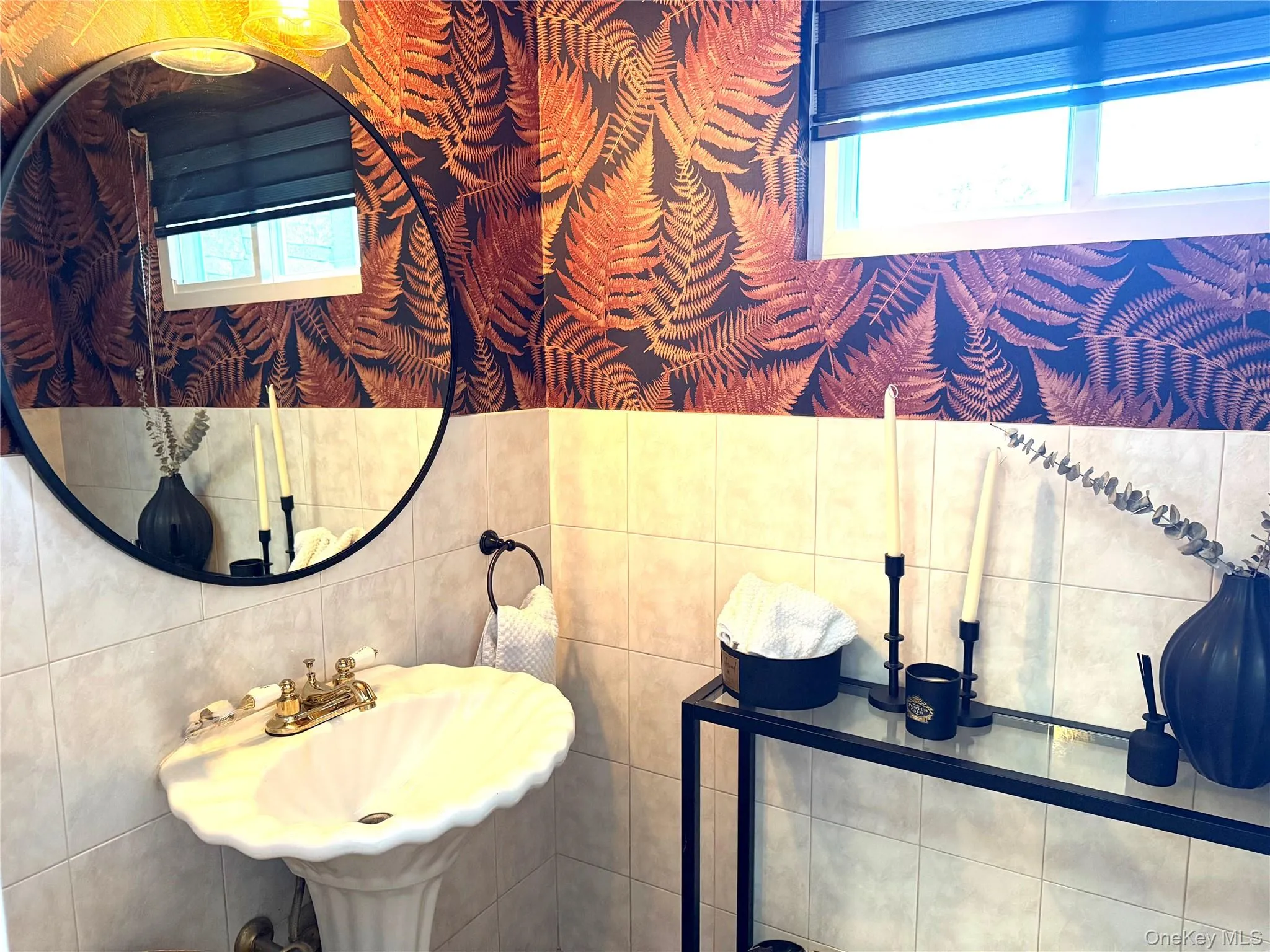 Powder room Powder room