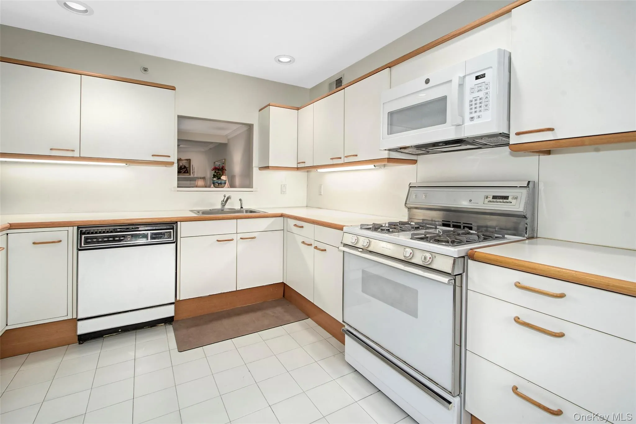3 Ingleside Lane, White Plains, NY, 2 Bedrooms Bedrooms, 6 Rooms Rooms,3 BathroomsBathrooms,Residential,For Rent,Ingleside,0,987683 3 Ingleside Lane, White Plains, NY, 2 Bedrooms Bedrooms, 6 Rooms Rooms,3 BathroomsBathrooms,Residential,For Rent,Ingleside,0,987683