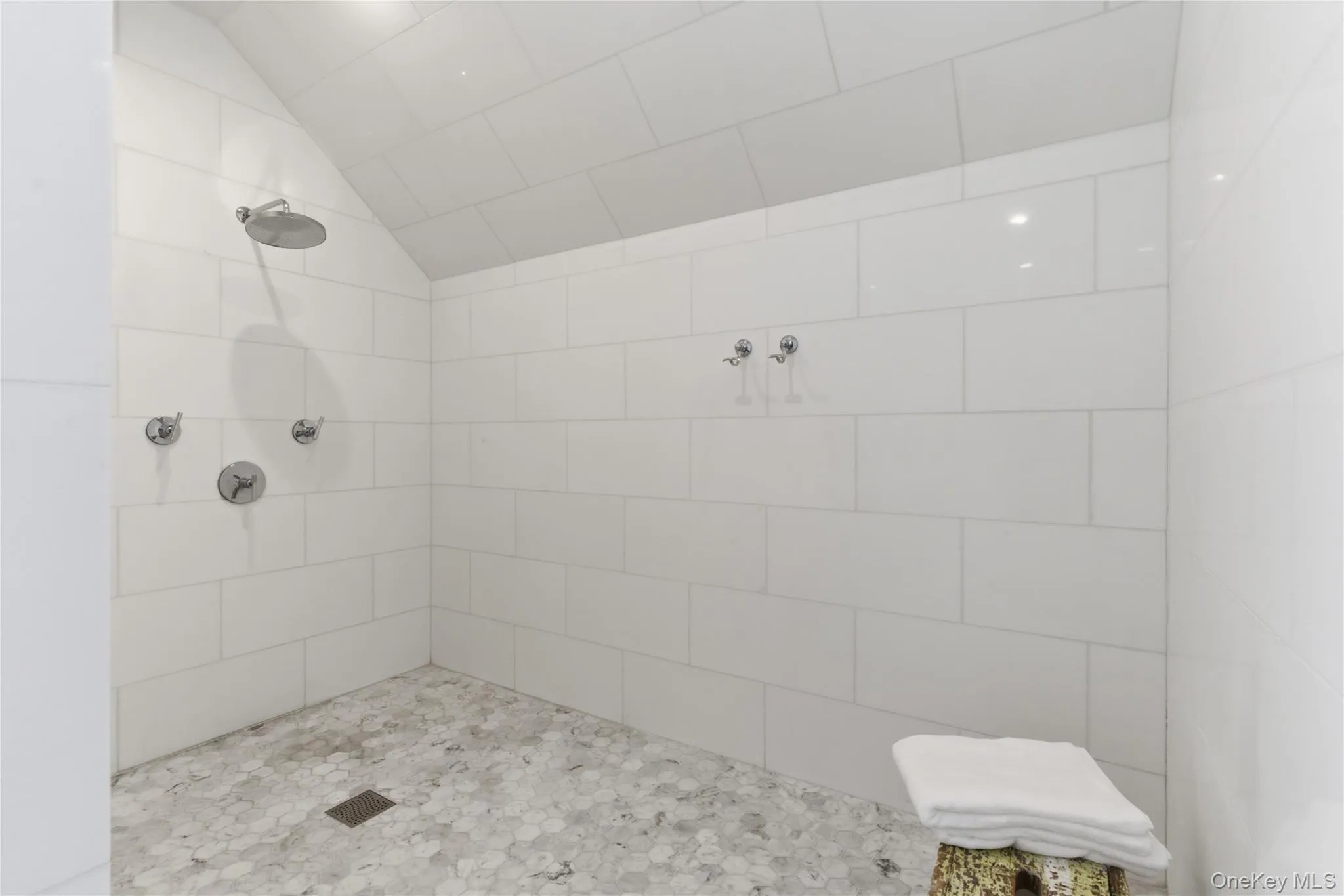 395 Neck Road, Huntington, NY, 4 Bedrooms Bedrooms, 10 Rooms Rooms,3 BathroomsBathrooms,Residential,For Rent,Neck,0,987719 395 Neck Road, Huntington, NY, 4 Bedrooms Bedrooms, 10 Rooms Rooms,3 BathroomsBathrooms,Residential,For Rent,Neck,0,987719