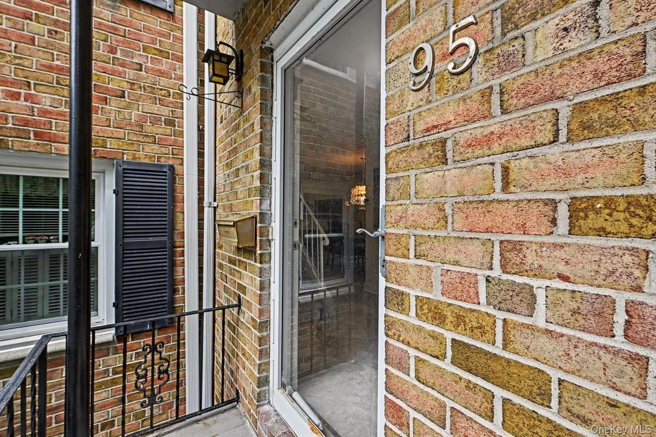 Thank you for viewing 95 Georgia Ave! Thank you for viewing 95 Georgia Ave!