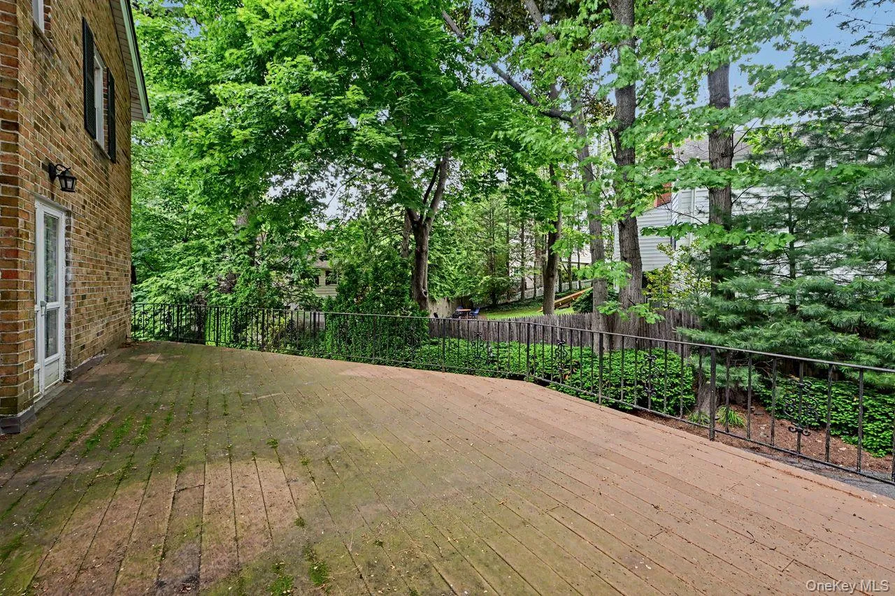 Deck measures approximately 32x15 Deck measures approximately 32x15