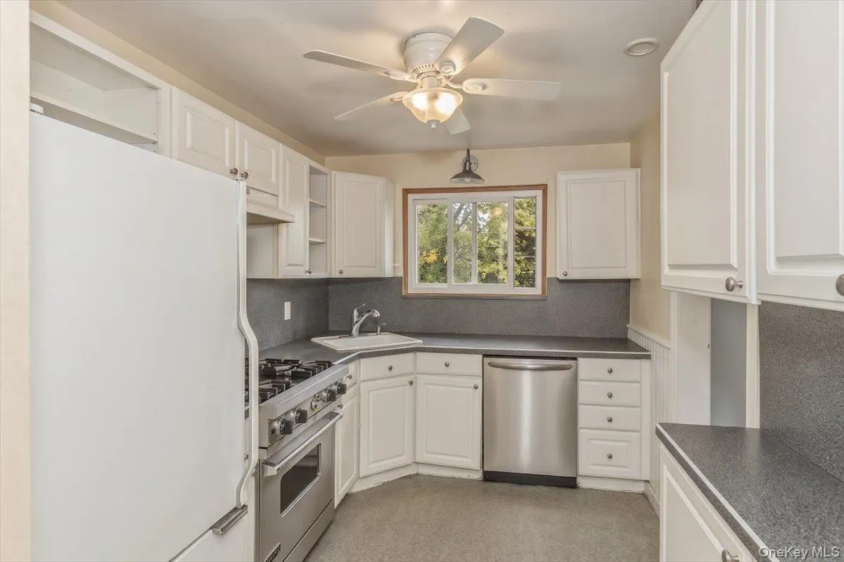 4311 Westmoreland Street, New York, NY, 4 Bedrooms Bedrooms, 7 Rooms Rooms,2 BathroomsBathrooms,Residential,For Rent,Westmoreland,0,987724 4311 Westmoreland Street, New York, NY, 4 Bedrooms Bedrooms, 7 Rooms Rooms,2 BathroomsBathrooms,Residential,For Rent,Westmoreland,0,987724