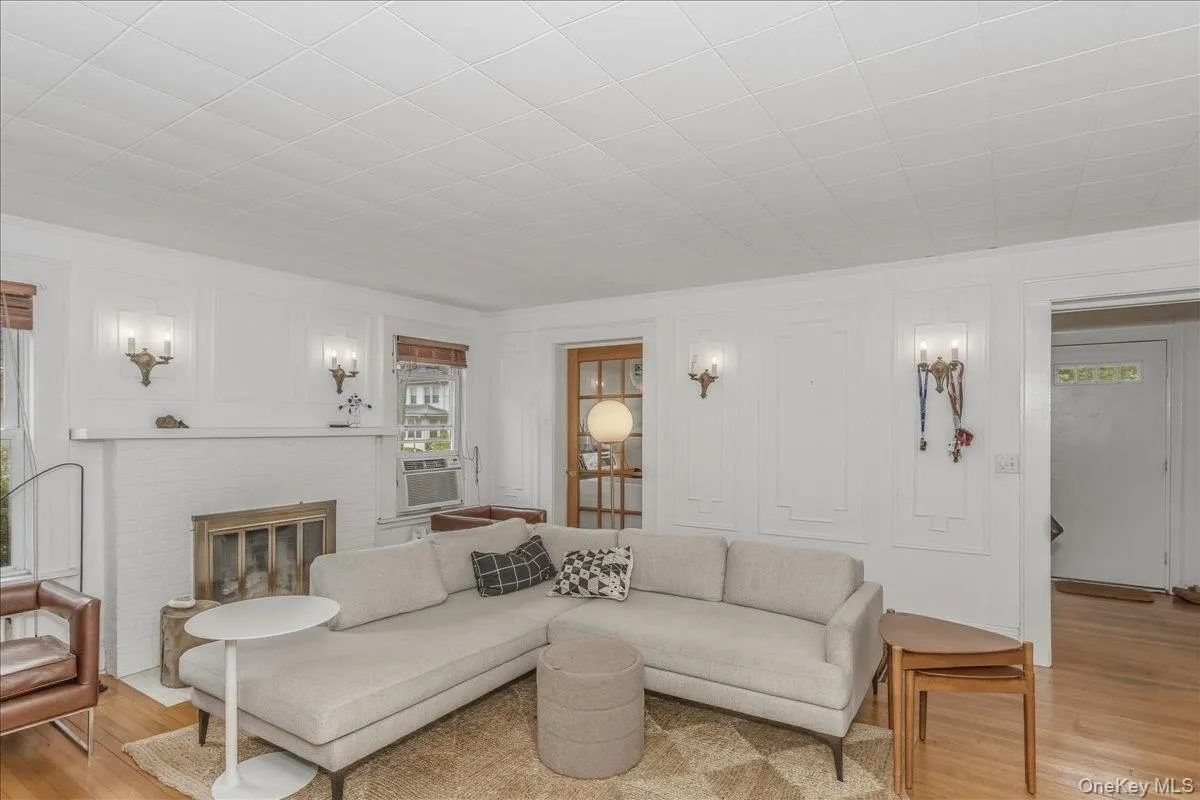 4311 Westmoreland Street, New York, NY, 4 Bedrooms Bedrooms, 7 Rooms Rooms,2 BathroomsBathrooms,Residential,For Rent,Westmoreland,0,987724 4311 Westmoreland Street, New York, NY, 4 Bedrooms Bedrooms, 7 Rooms Rooms,2 BathroomsBathrooms,Residential,For Rent,Westmoreland,0,987724