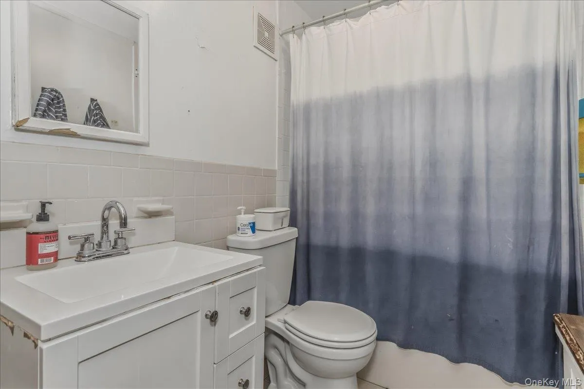 4311 Westmoreland Street, New York, NY, 4 Bedrooms Bedrooms, 7 Rooms Rooms,2 BathroomsBathrooms,Residential,For Rent,Westmoreland,0,987724 4311 Westmoreland Street, New York, NY, 4 Bedrooms Bedrooms, 7 Rooms Rooms,2 BathroomsBathrooms,Residential,For Rent,Westmoreland,0,987724