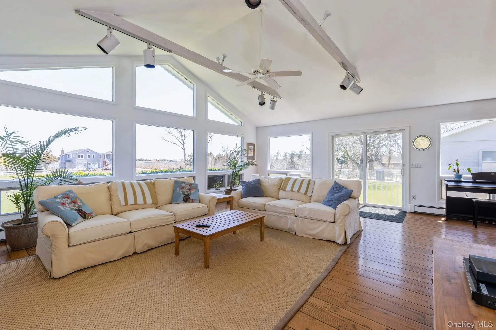 29 Alden Lane, Southampton, NY, 4 Bedrooms Bedrooms, 12 Rooms Rooms,4 BathroomsBathrooms,Residential Lease,For Rent,Alden,0,987726 29 Alden Lane, Southampton, NY, 4 Bedrooms Bedrooms, 12 Rooms Rooms,4 BathroomsBathrooms,Residential Lease,For Rent,Alden,0,987726