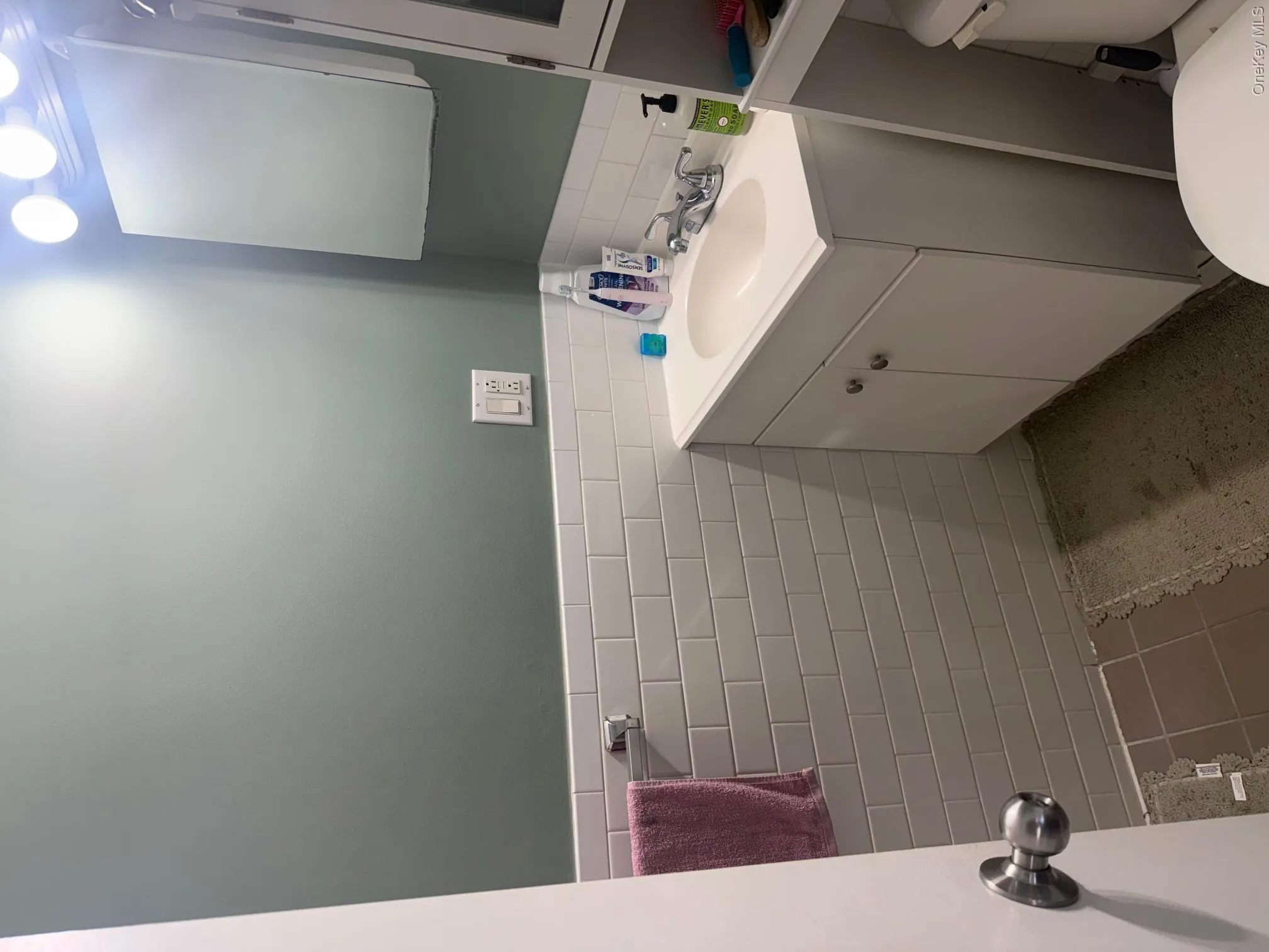 1217 Jericho Turnpike, North Hempstead, NY, 2 Bedrooms Bedrooms, 4 Rooms Rooms,1 BathroomBathrooms,Residential Lease,For Rent,Jericho,0,987733 1217 Jericho Turnpike, North Hempstead, NY, 2 Bedrooms Bedrooms, 4 Rooms Rooms,1 BathroomBathrooms,Residential Lease,For Rent,Jericho,0,987733
