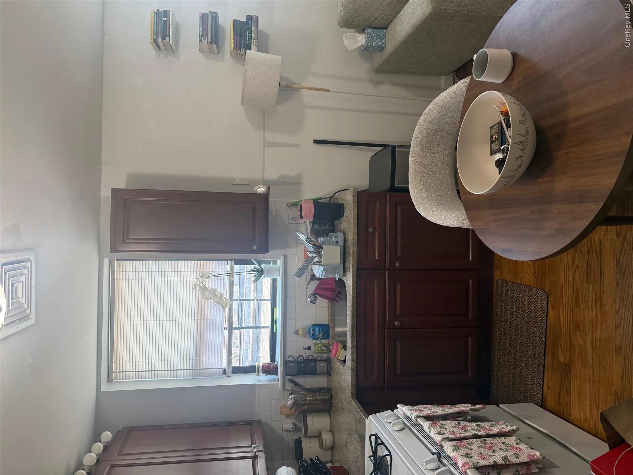 1217 Jericho Turnpike, North Hempstead, NY, 2 Bedrooms Bedrooms, 4 Rooms Rooms,1 BathroomBathrooms,Residential Lease,For Rent,Jericho,0,987733 1217 Jericho Turnpike, North Hempstead, NY, 2 Bedrooms Bedrooms, 4 Rooms Rooms,1 BathroomBathrooms,Residential Lease,For Rent,Jericho,0,987733