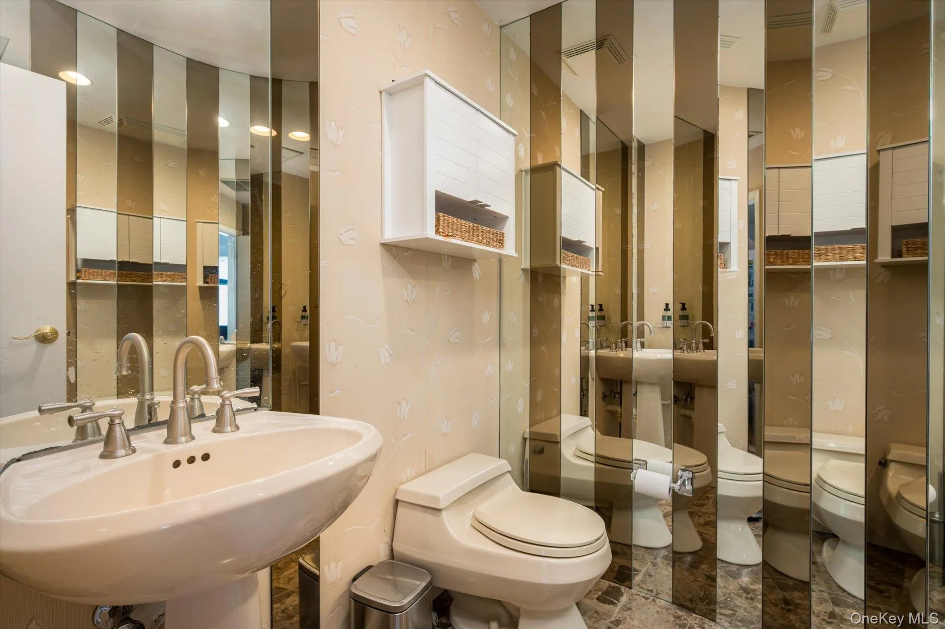25 Princeton Drive, Oyster Bay, NY, 4 Bedrooms Bedrooms, 8 Rooms Rooms,3 BathroomsBathrooms,Residential,For Rent,Princeton,0,987735 25 Princeton Drive, Oyster Bay, NY, 4 Bedrooms Bedrooms, 8 Rooms Rooms,3 BathroomsBathrooms,Residential,For Rent,Princeton,0,987735
