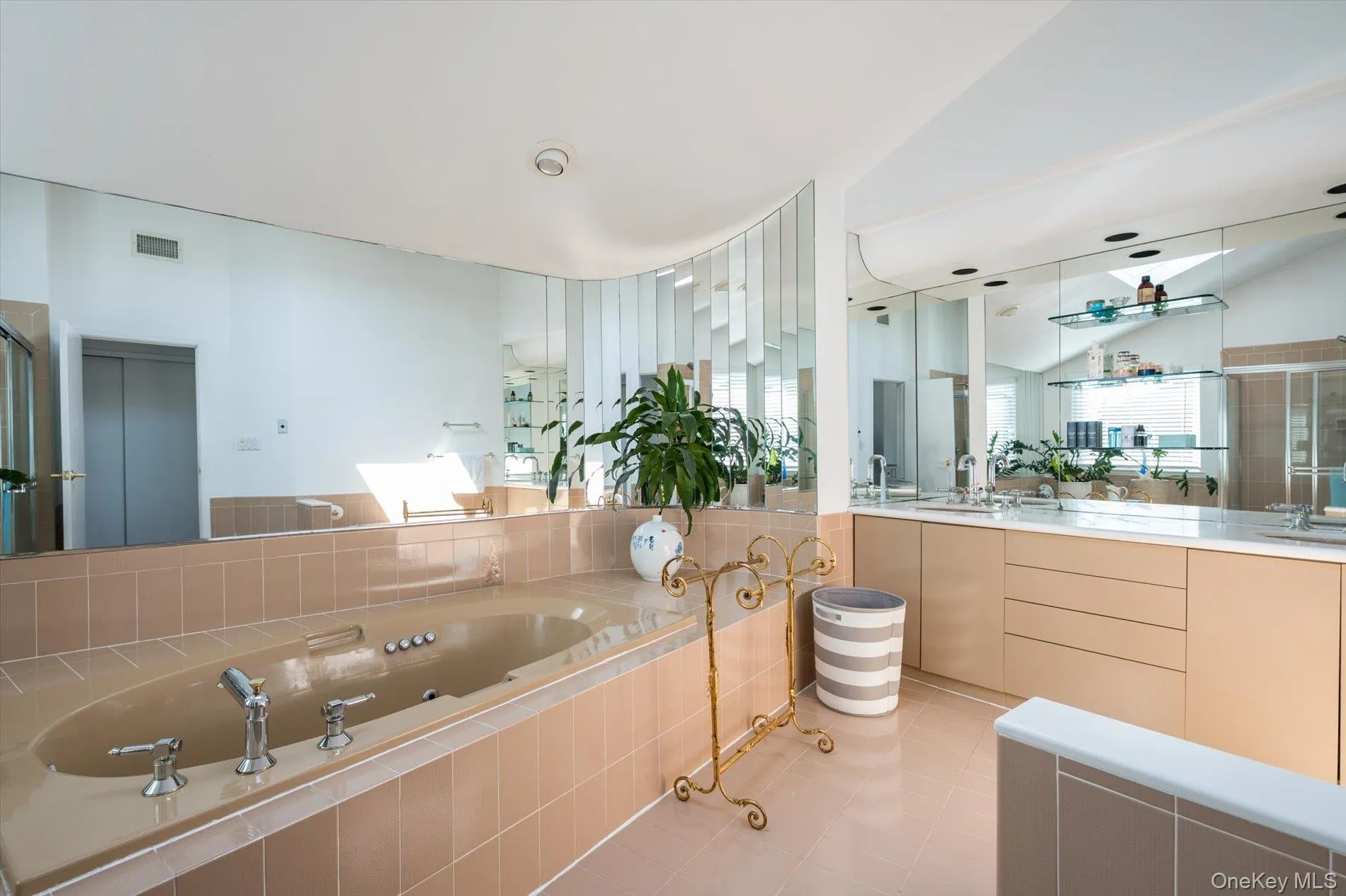 25 Princeton Drive, Oyster Bay, NY, 4 Bedrooms Bedrooms, 8 Rooms Rooms,3 BathroomsBathrooms,Residential,For Rent,Princeton,0,987735 25 Princeton Drive, Oyster Bay, NY, 4 Bedrooms Bedrooms, 8 Rooms Rooms,3 BathroomsBathrooms,Residential,For Rent,Princeton,0,987735