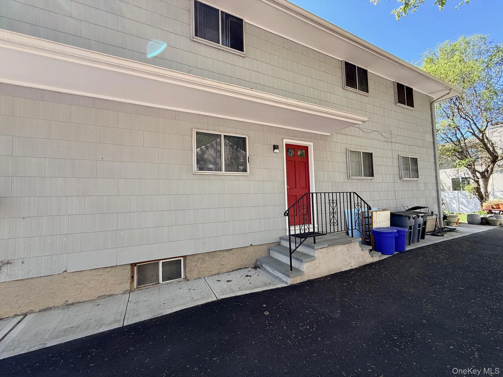 Upstairs entrance Upstairs entrance