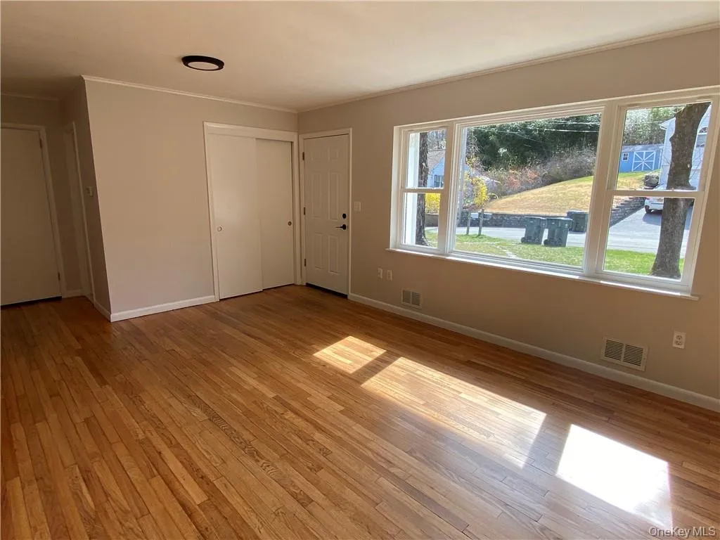 18 Mountain Road, Tuxedo, NY, 1 Bedroom Bedrooms, 4 Rooms Rooms,1 BathroomBathrooms,Residential Lease,For Rent,Mountain,0,987748 18 Mountain Road, Tuxedo, NY, 1 Bedroom Bedrooms, 4 Rooms Rooms,1 BathroomBathrooms,Residential Lease,For Rent,Mountain,0,987748