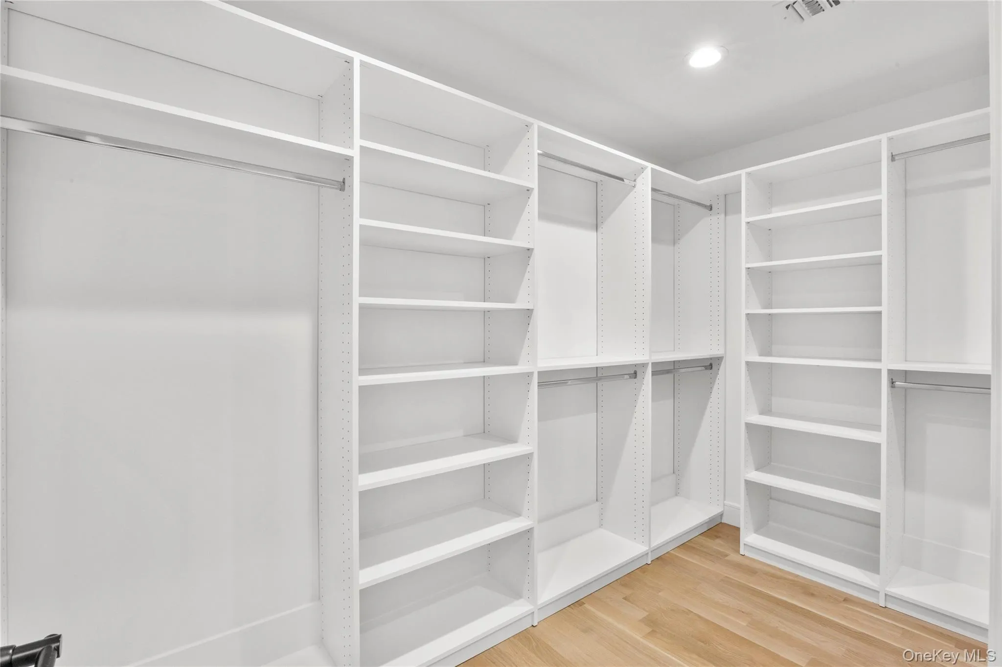 12 Patience Lane, Hempstead, NY, 5 Bedrooms Bedrooms, 9 Rooms Rooms,4 BathroomsBathrooms,Residential,For Rent,Patience,0,987750 12 Patience Lane, Hempstead, NY, 5 Bedrooms Bedrooms, 9 Rooms Rooms,4 BathroomsBathrooms,Residential,For Rent,Patience,0,987750