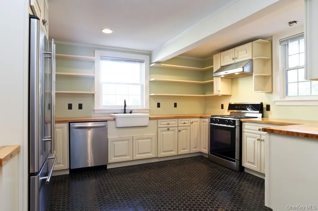 newly renovated kitchen newly renovated kitchen