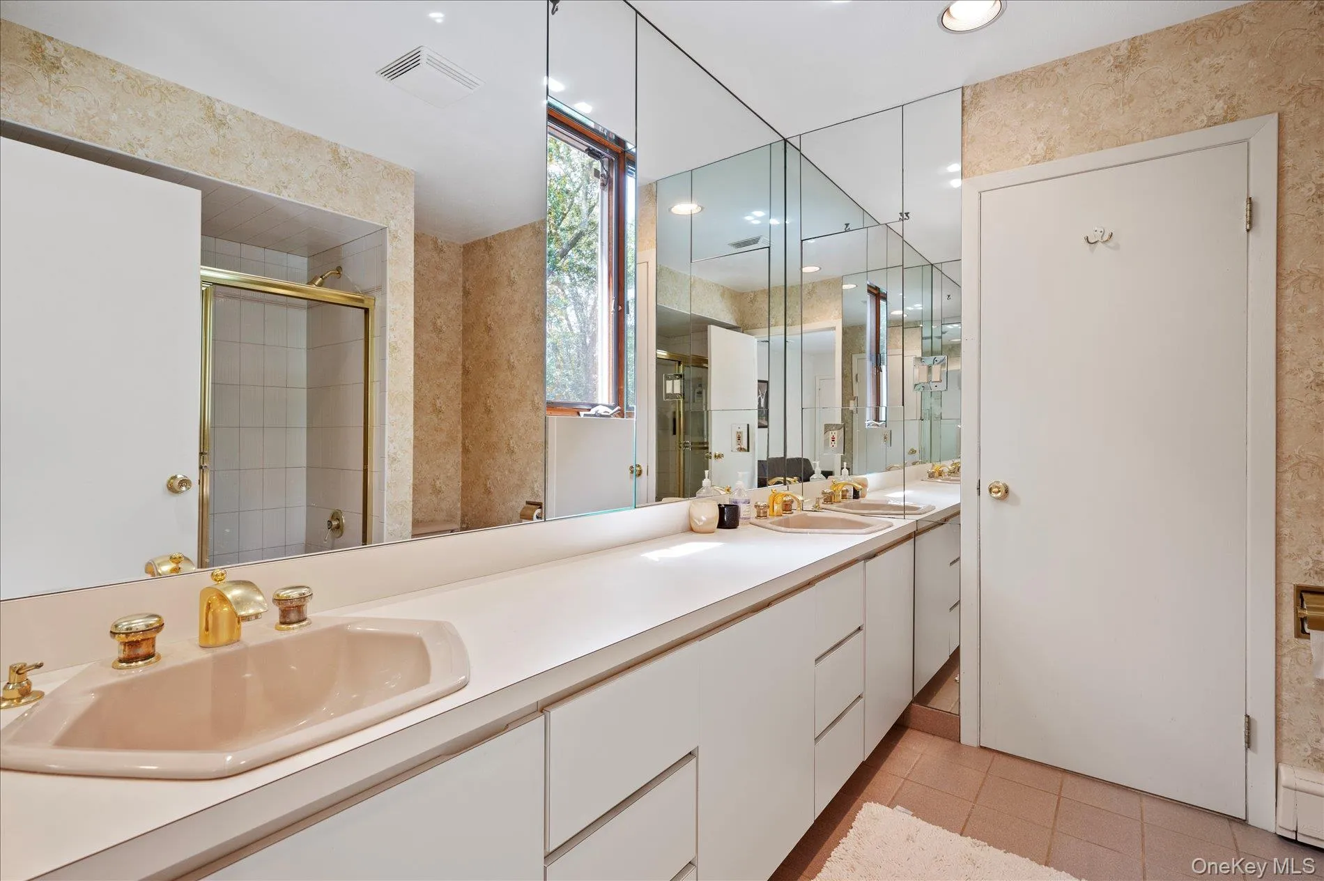 14 Pine Drive, Oyster Bay, NY, 4 Bedrooms Bedrooms, 14 Rooms Rooms,4 BathroomsBathrooms,Residential,For Rent,Pine,0,987761 14 Pine Drive, Oyster Bay, NY, 4 Bedrooms Bedrooms, 14 Rooms Rooms,4 BathroomsBathrooms,Residential,For Rent,Pine,0,987761