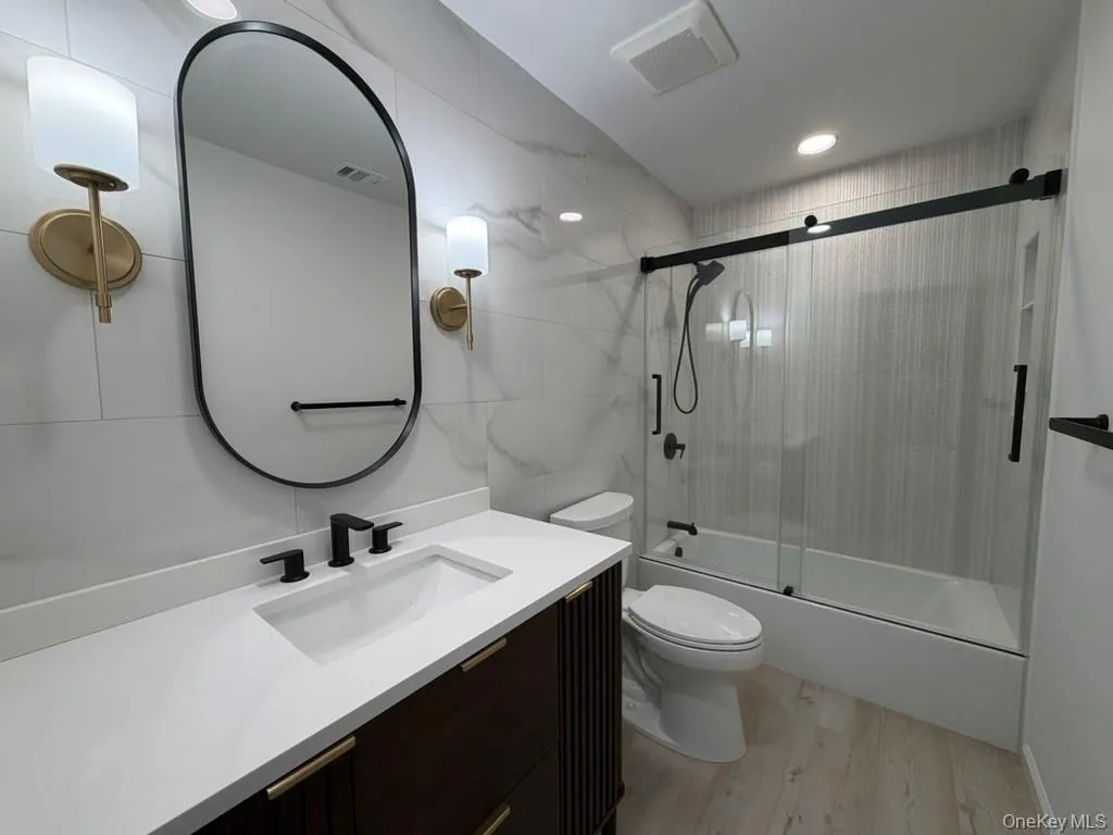 100 Woodlake Drive, Oyster Bay, NY, 3 Bedrooms Bedrooms, 6 Rooms Rooms,2 BathroomsBathrooms,Residential Lease,For Rent,Woodlake,0,987766 100 Woodlake Drive, Oyster Bay, NY, 3 Bedrooms Bedrooms, 6 Rooms Rooms,2 BathroomsBathrooms,Residential Lease,For Rent,Woodlake,0,987766