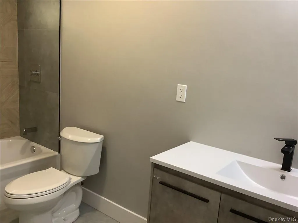 19 Mountainview Drive, Woodbury, NY, 4 Bedrooms Bedrooms, 8 Rooms Rooms,1 BathroomBathrooms,Residential Lease,For Rent,Mountainview,0,987767 19 Mountainview Drive, Woodbury, NY, 4 Bedrooms Bedrooms, 8 Rooms Rooms,1 BathroomBathrooms,Residential Lease,For Rent,Mountainview,0,987767