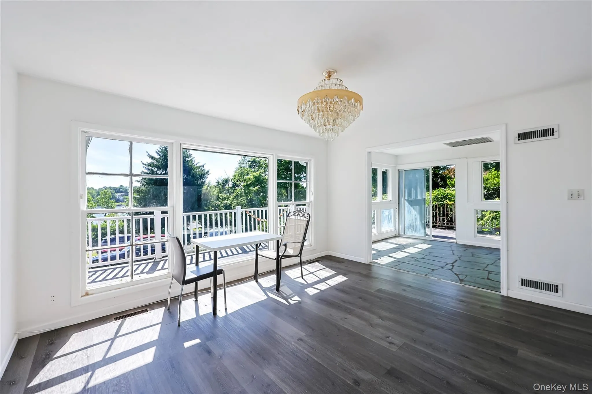 355 Shore Road, North Hempstead, NY, 5 Bedrooms Bedrooms, 10 Rooms Rooms,2 BathroomsBathrooms,Residential,For Rent,Shore,0,987770 355 Shore Road, North Hempstead, NY, 5 Bedrooms Bedrooms, 10 Rooms Rooms,2 BathroomsBathrooms,Residential,For Rent,Shore,0,987770