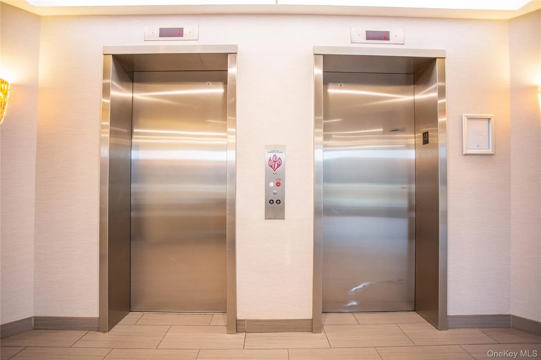 Room details with elevator Room details with elevator